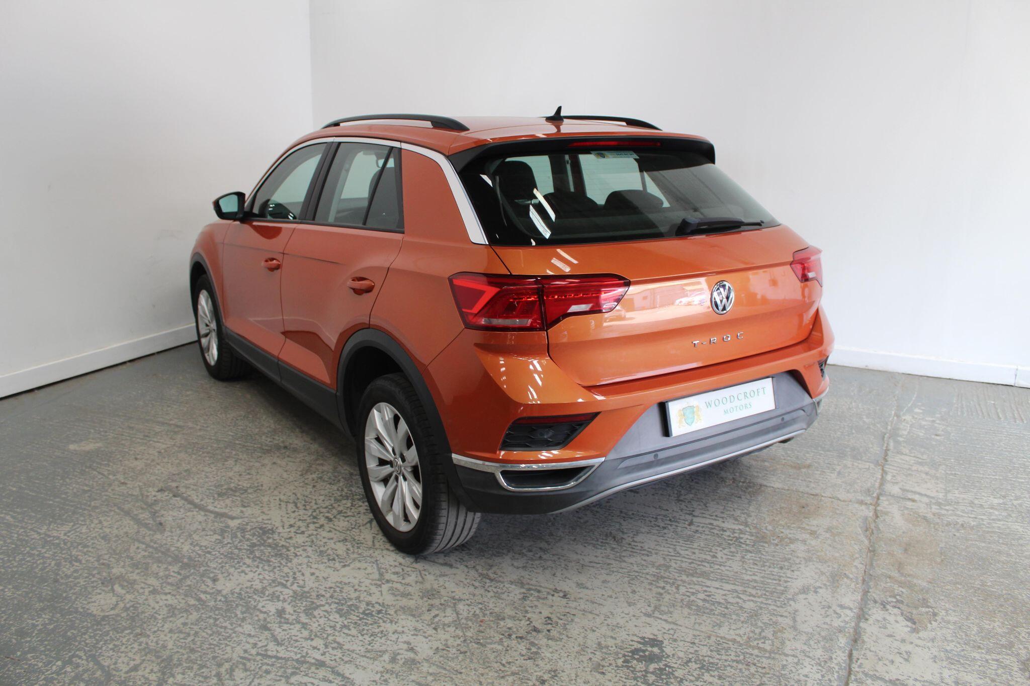 Volkswagen T-Roc view 7