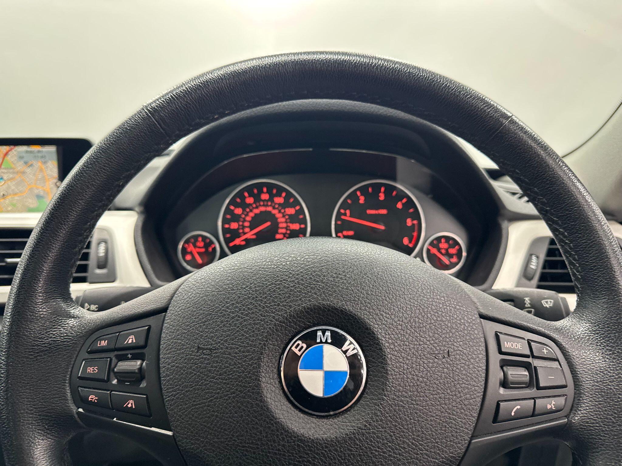 BMW 3 Series view 27