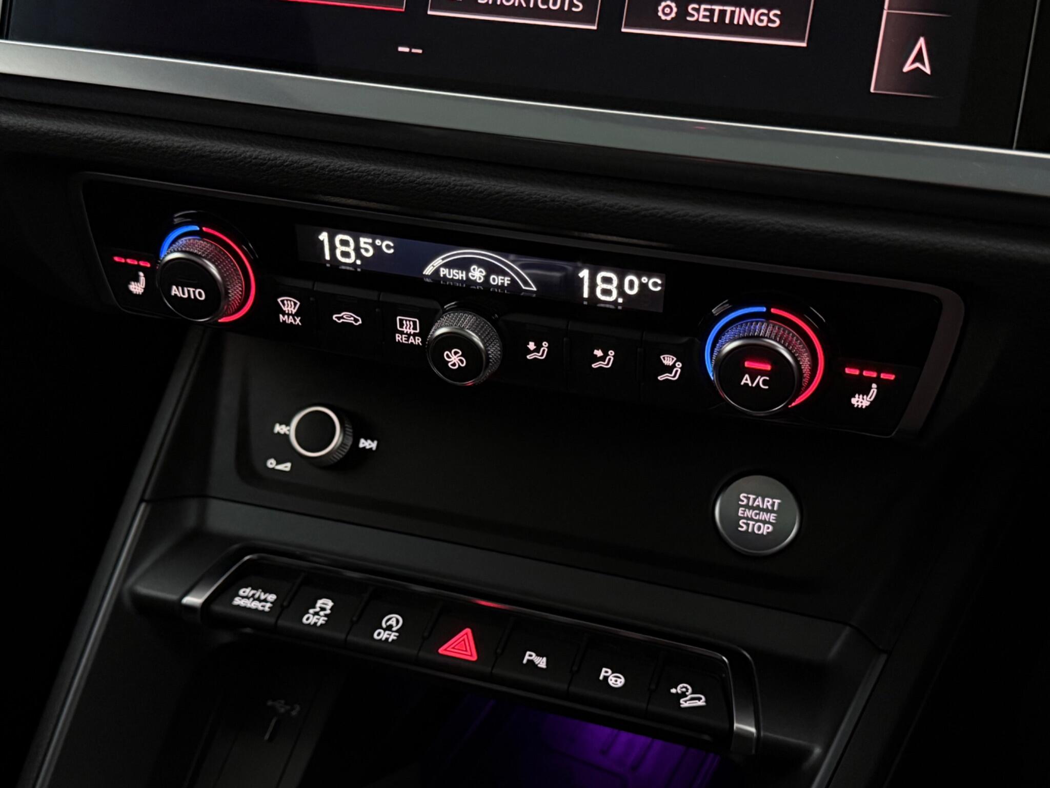 Audi Q3 view 23