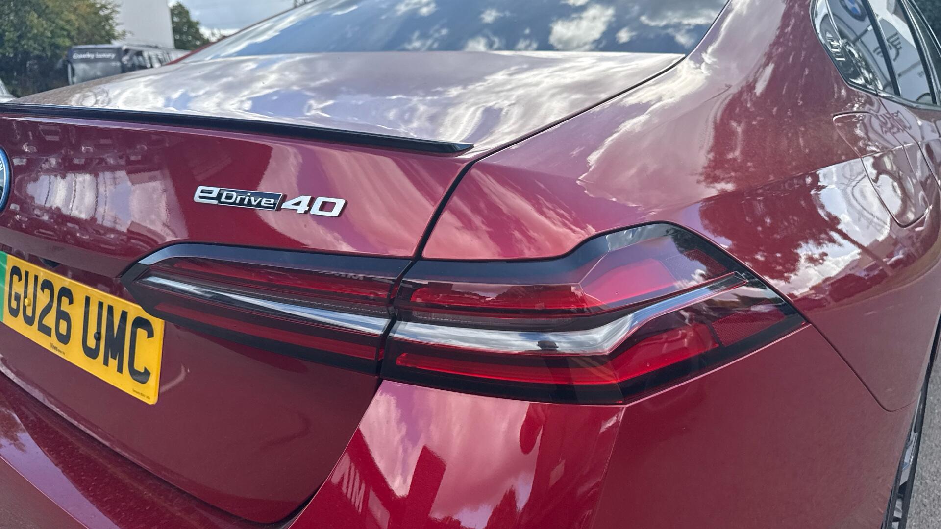 BMW i5 view 21