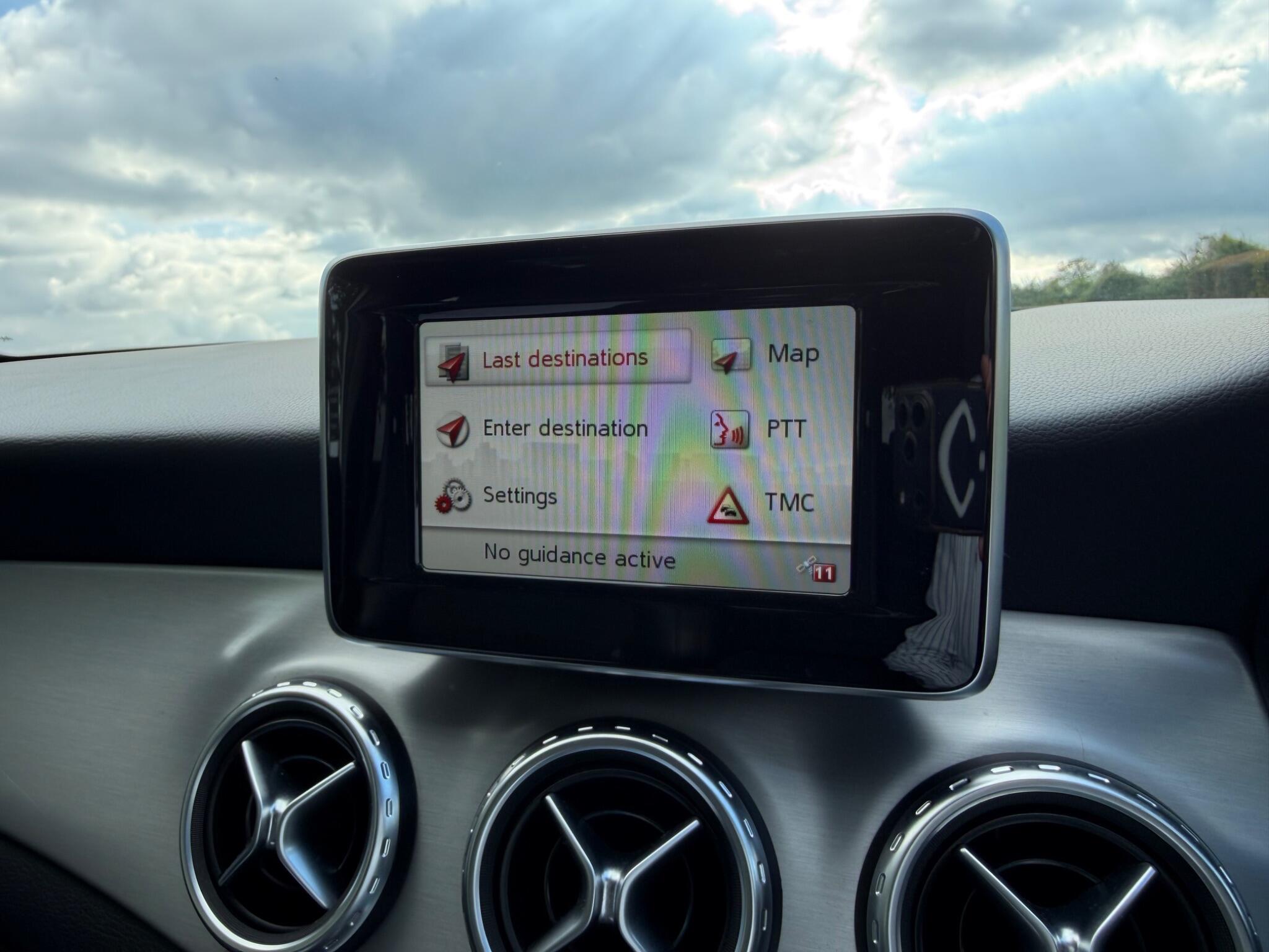 Mercedes-Benz Gla view 28