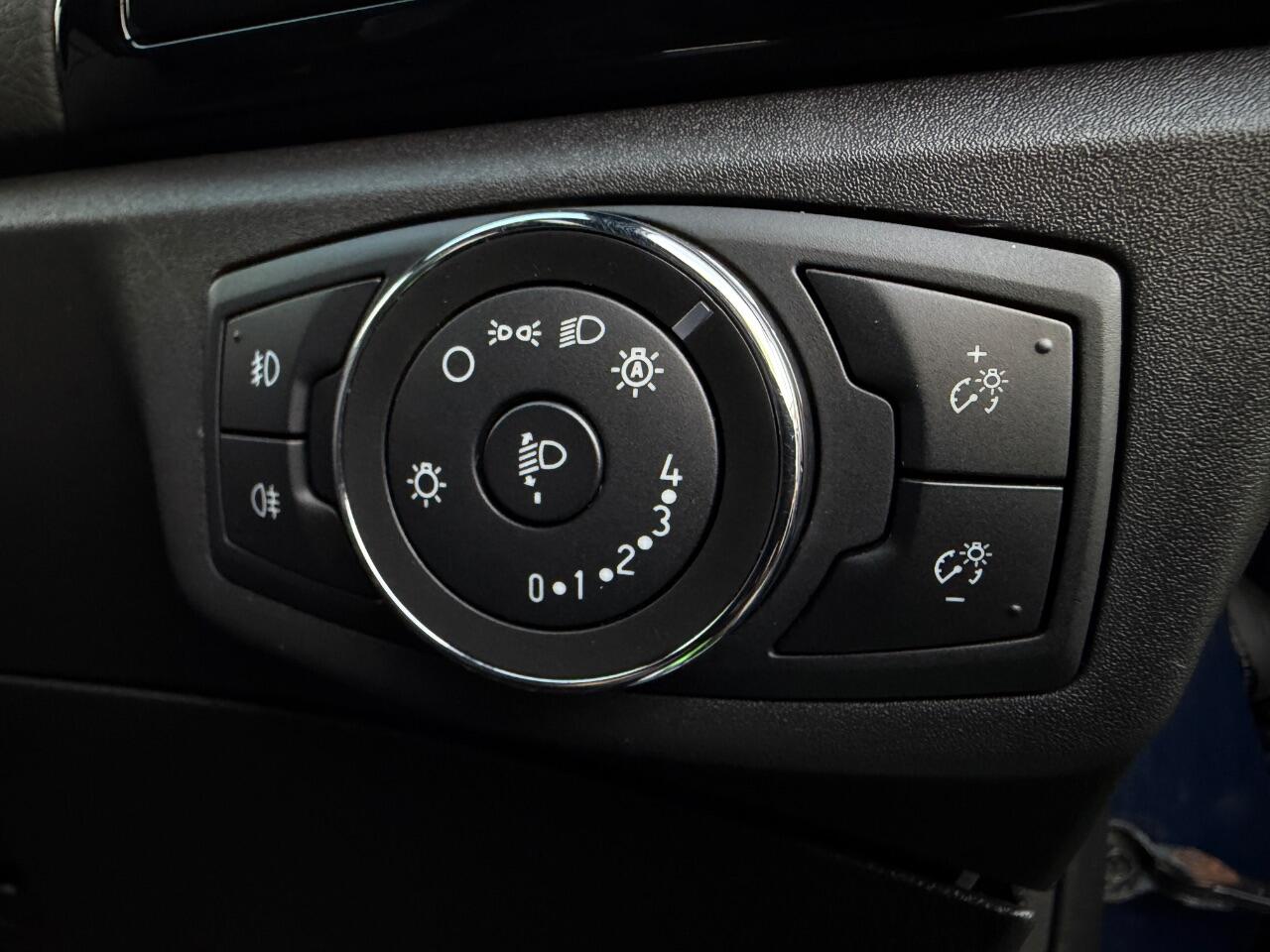 Ford Mondeo view 41