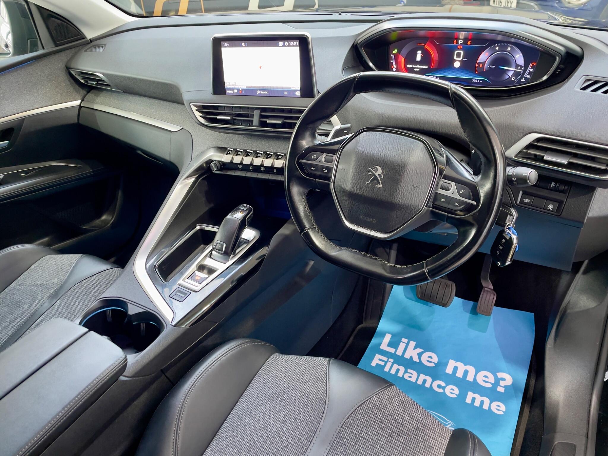 Peugeot 3008 view 6