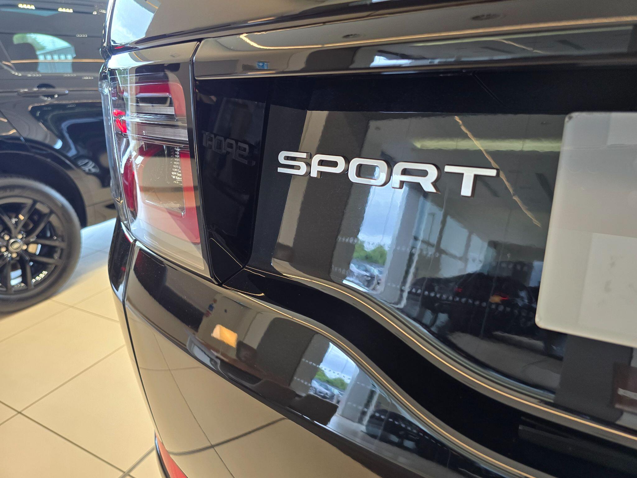Land Rover Discovery Sport view 47