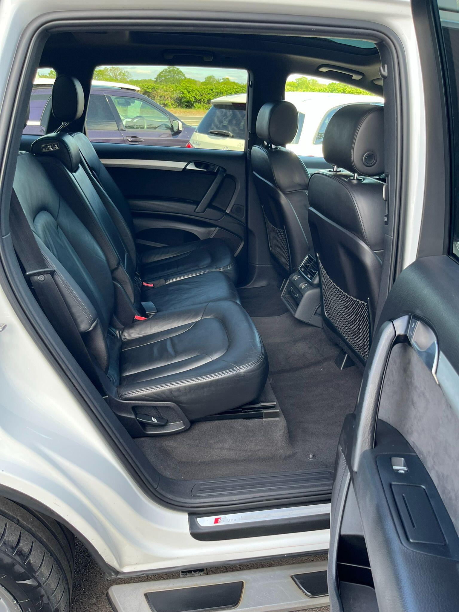 Audi Q7 view 23