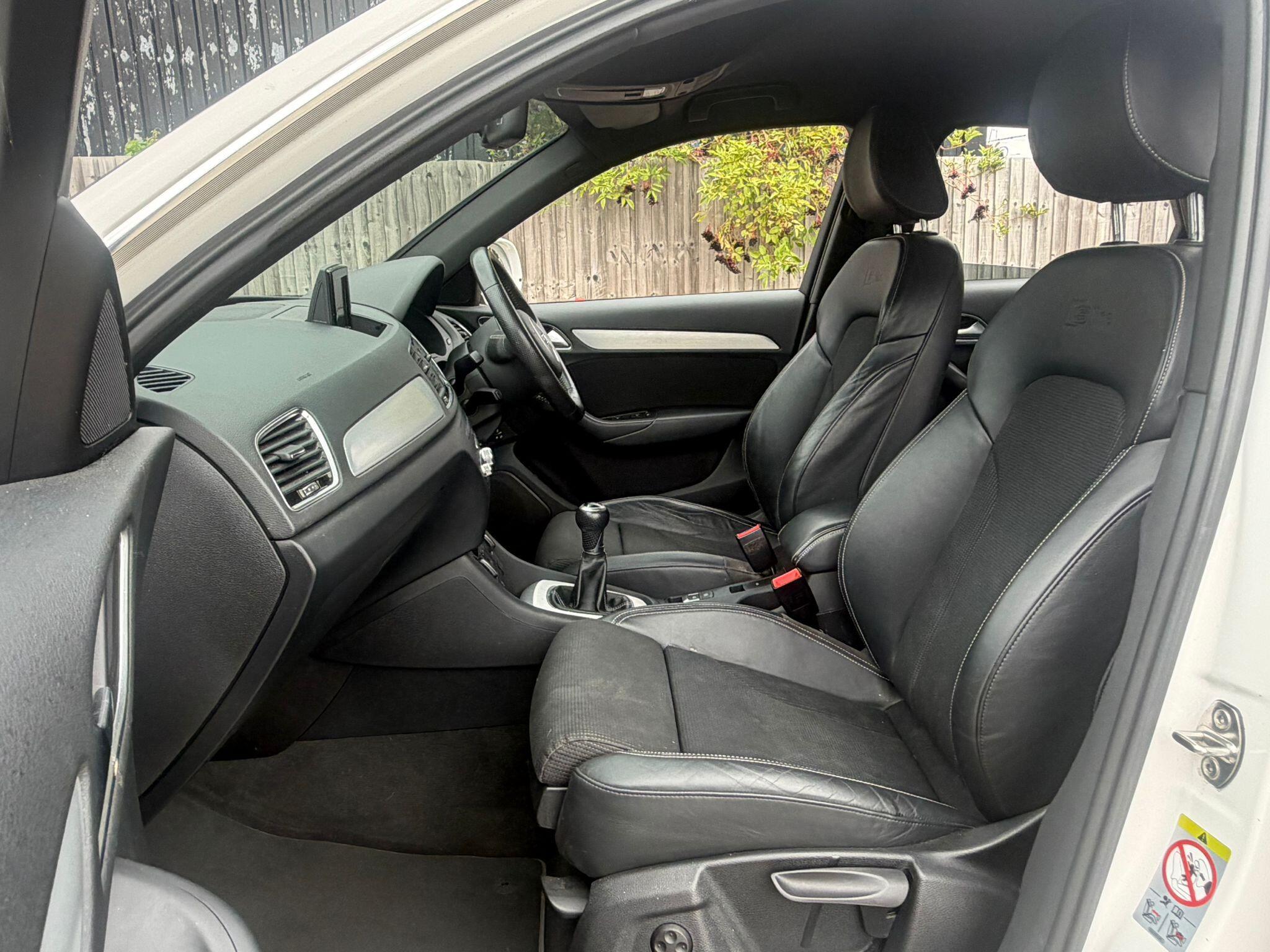 Audi Q3 view 27