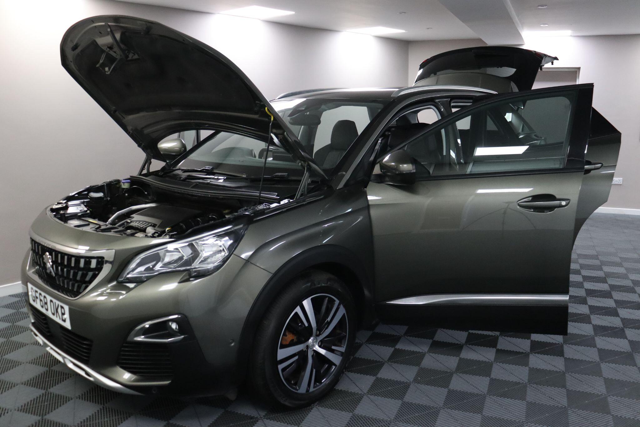 Peugeot 3008 view 6