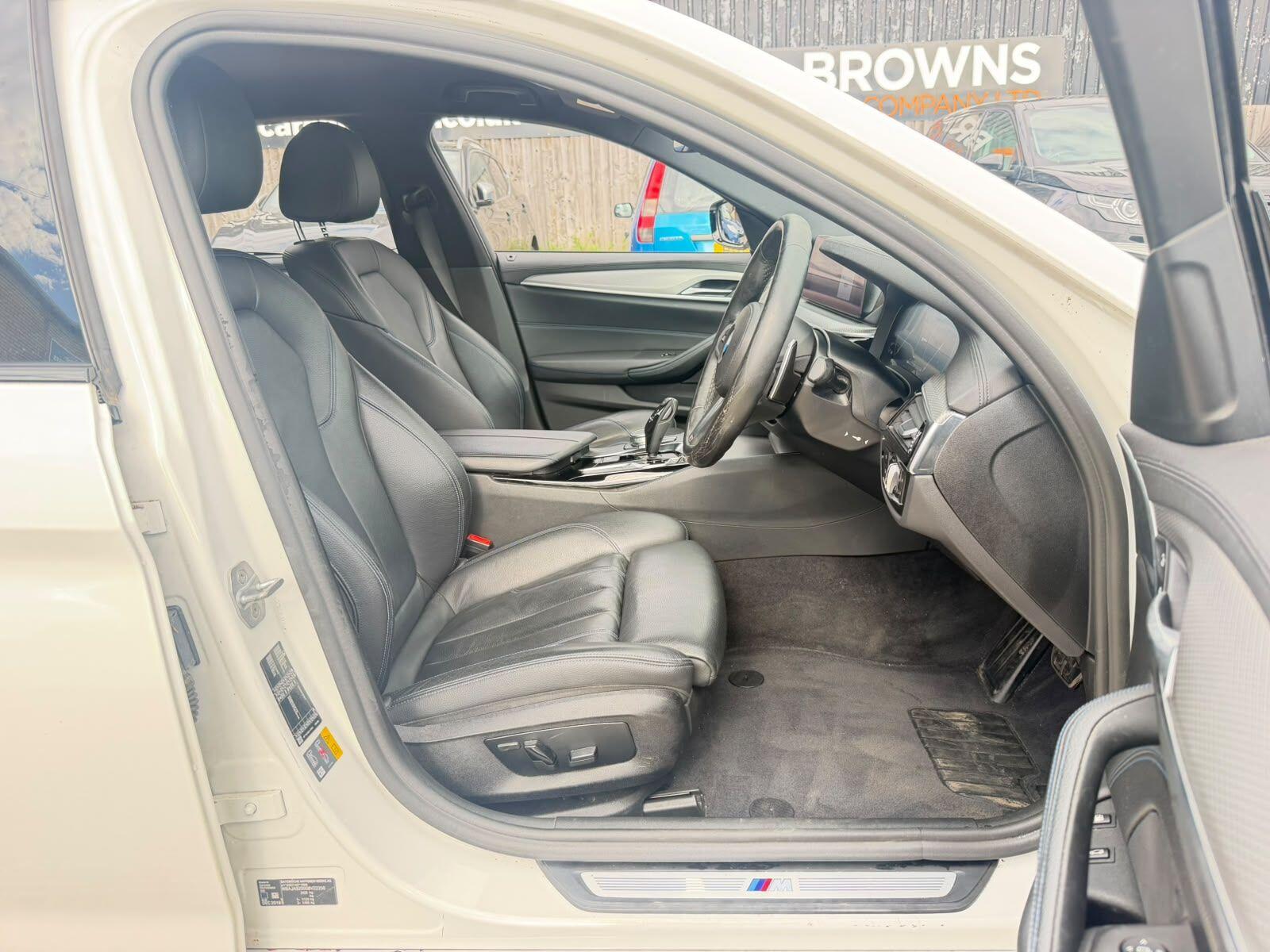 BMW 5 Series view 11