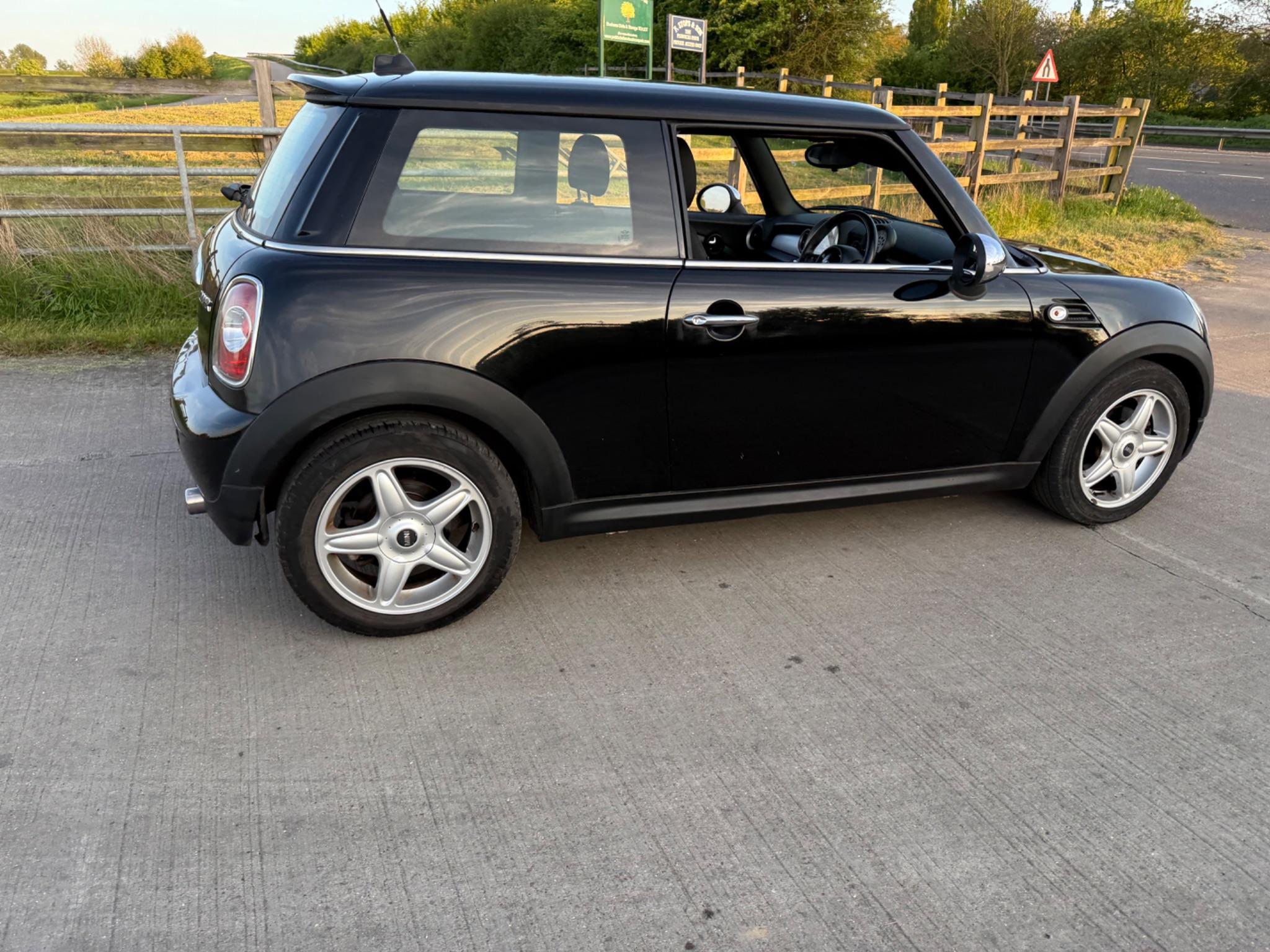 MINI Hatch 1.6 Cooper Euro 5 (s/s) 3dr — photo 20 of 78
