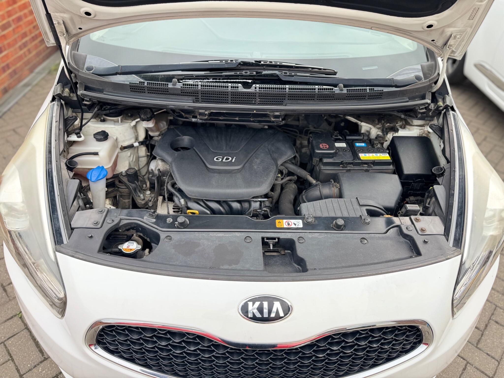 Kia Carens view 27
