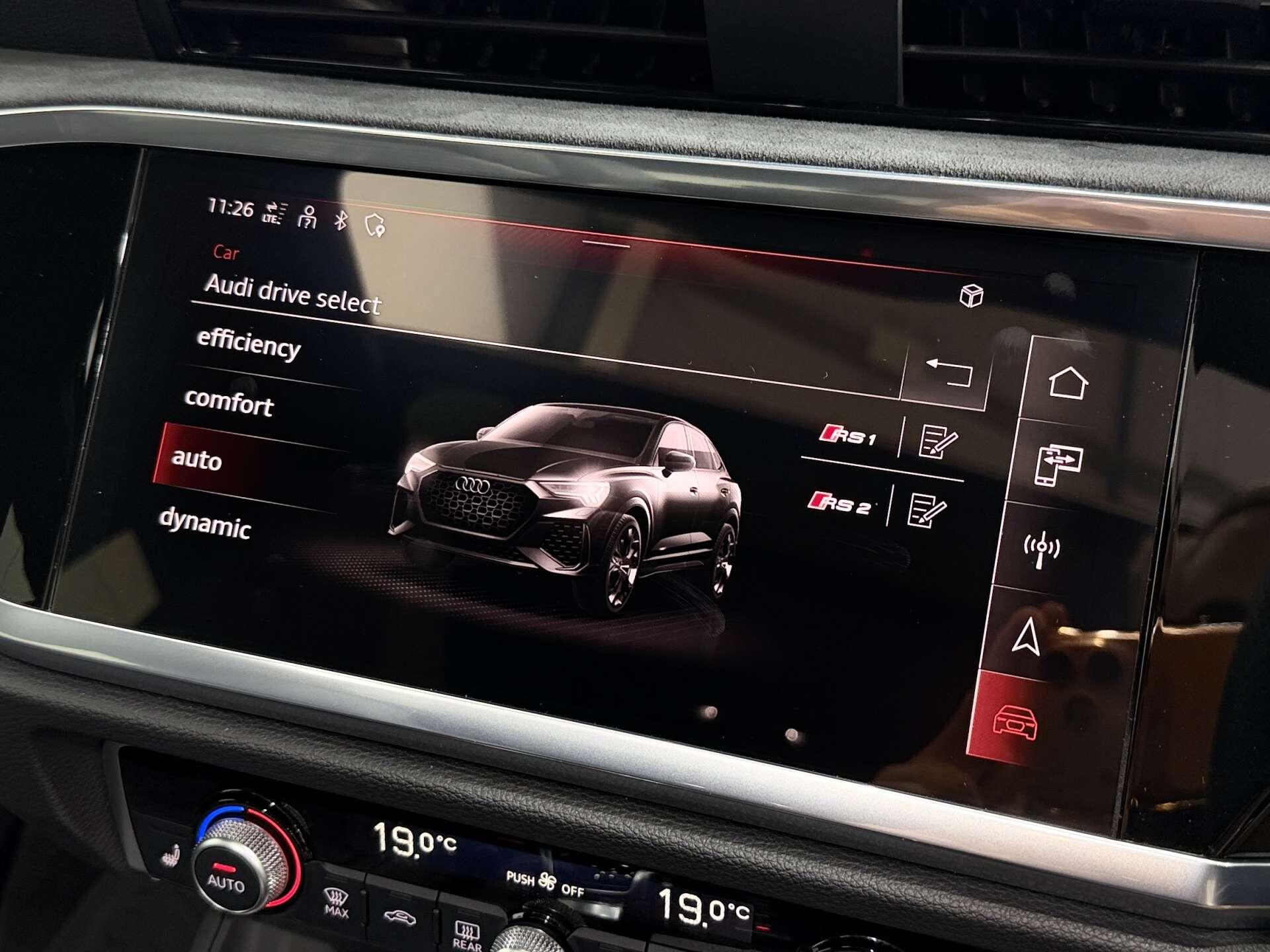 Audi RS Q3 view 45