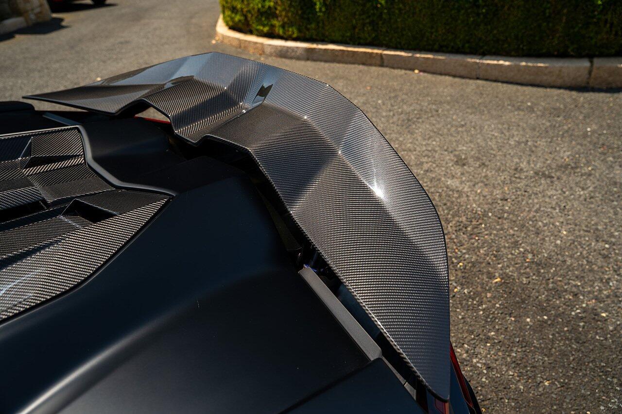 Lamborghini Revuelto view 18