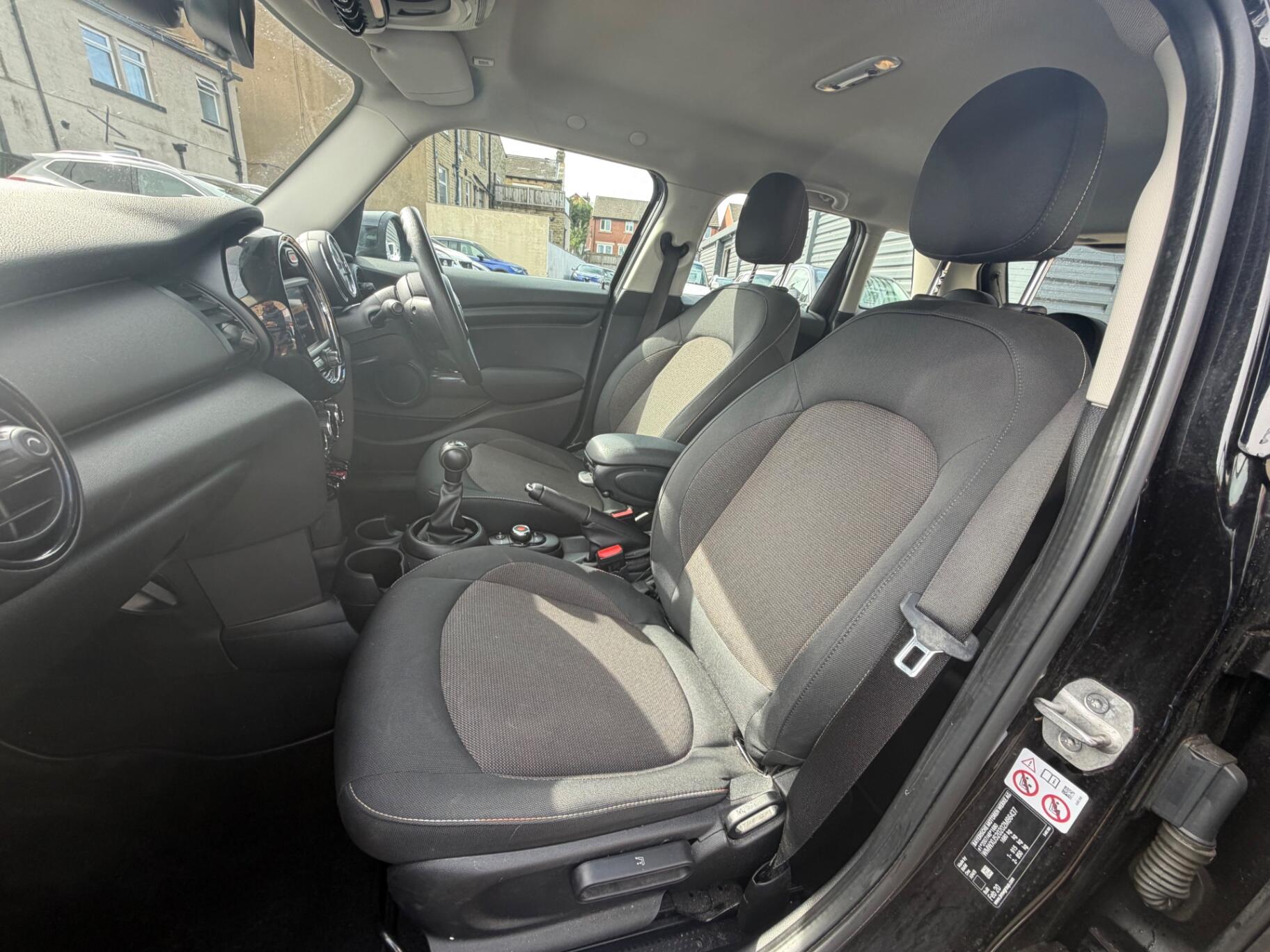 Mini Hatch view 9