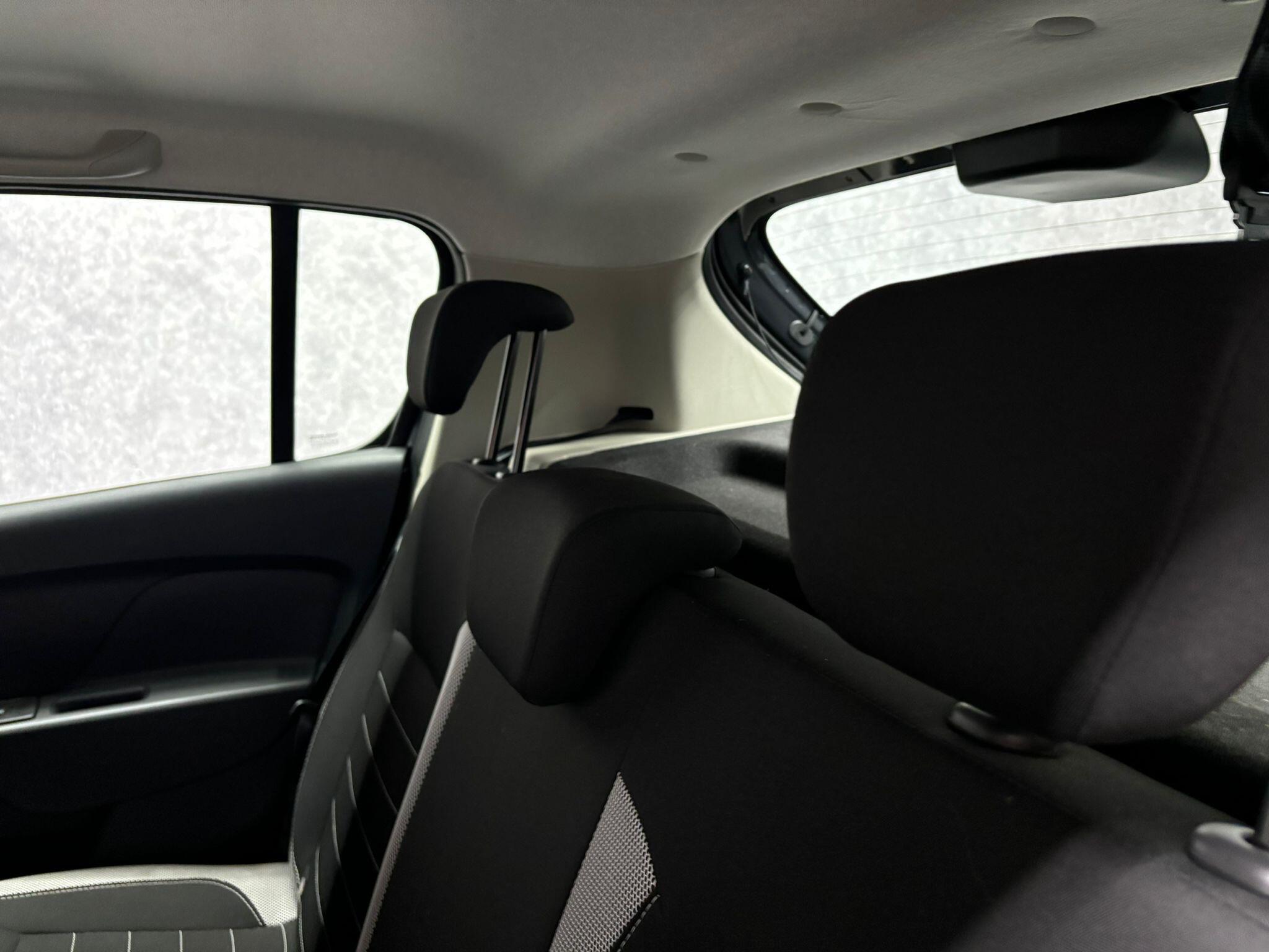 Dacia Sandero Stepway view 8