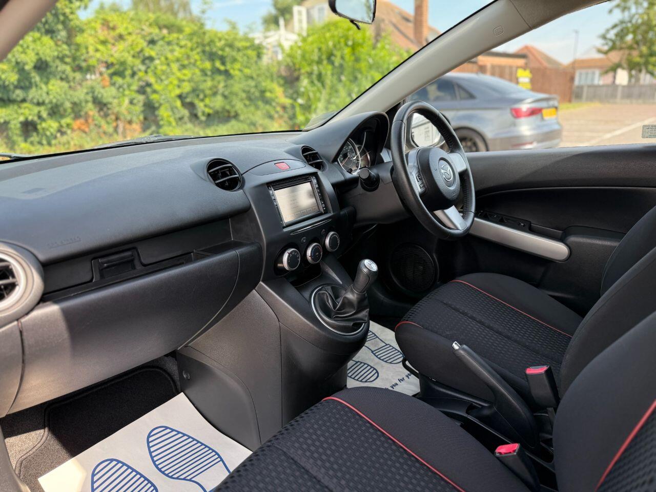 Mazda Mazda2 view 11