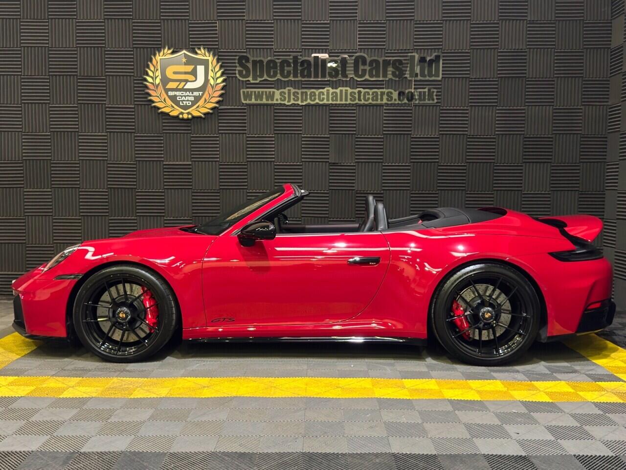 Porsche 911 view 2