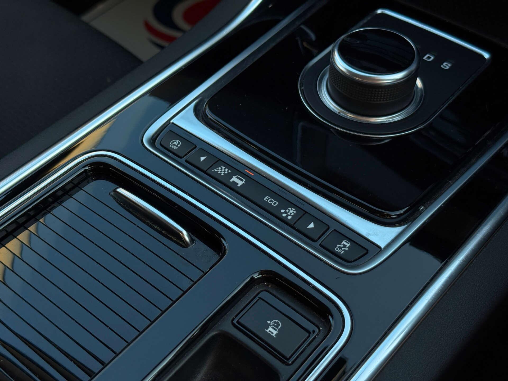 Jaguar Xe view 55