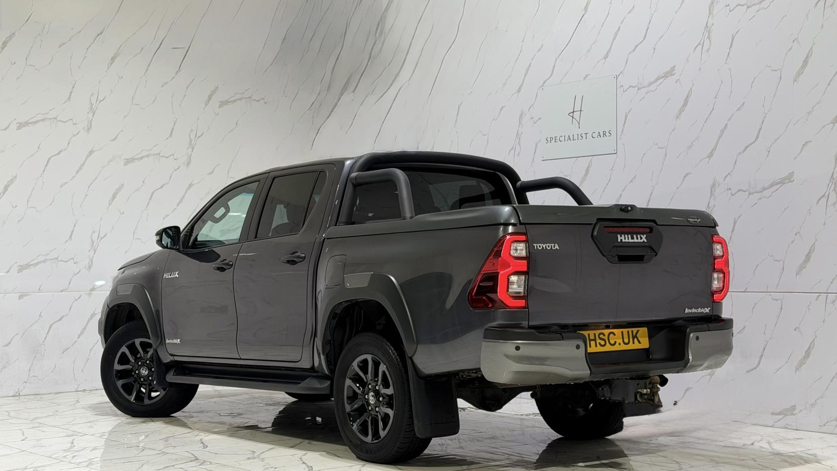 Toyota Hilux view 4