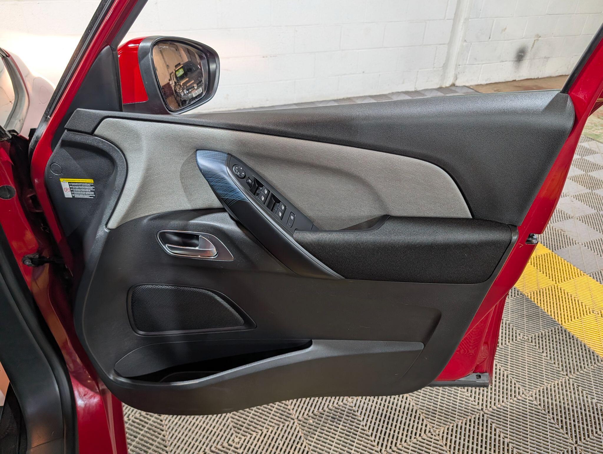 Citroen Grand C4 Picasso view 36