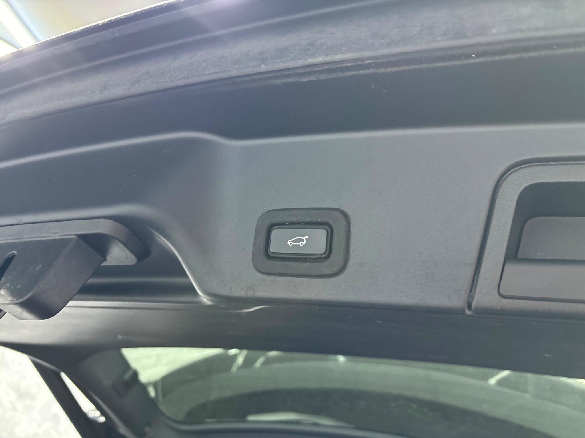 Land Rover Range Rover Evoque view 28