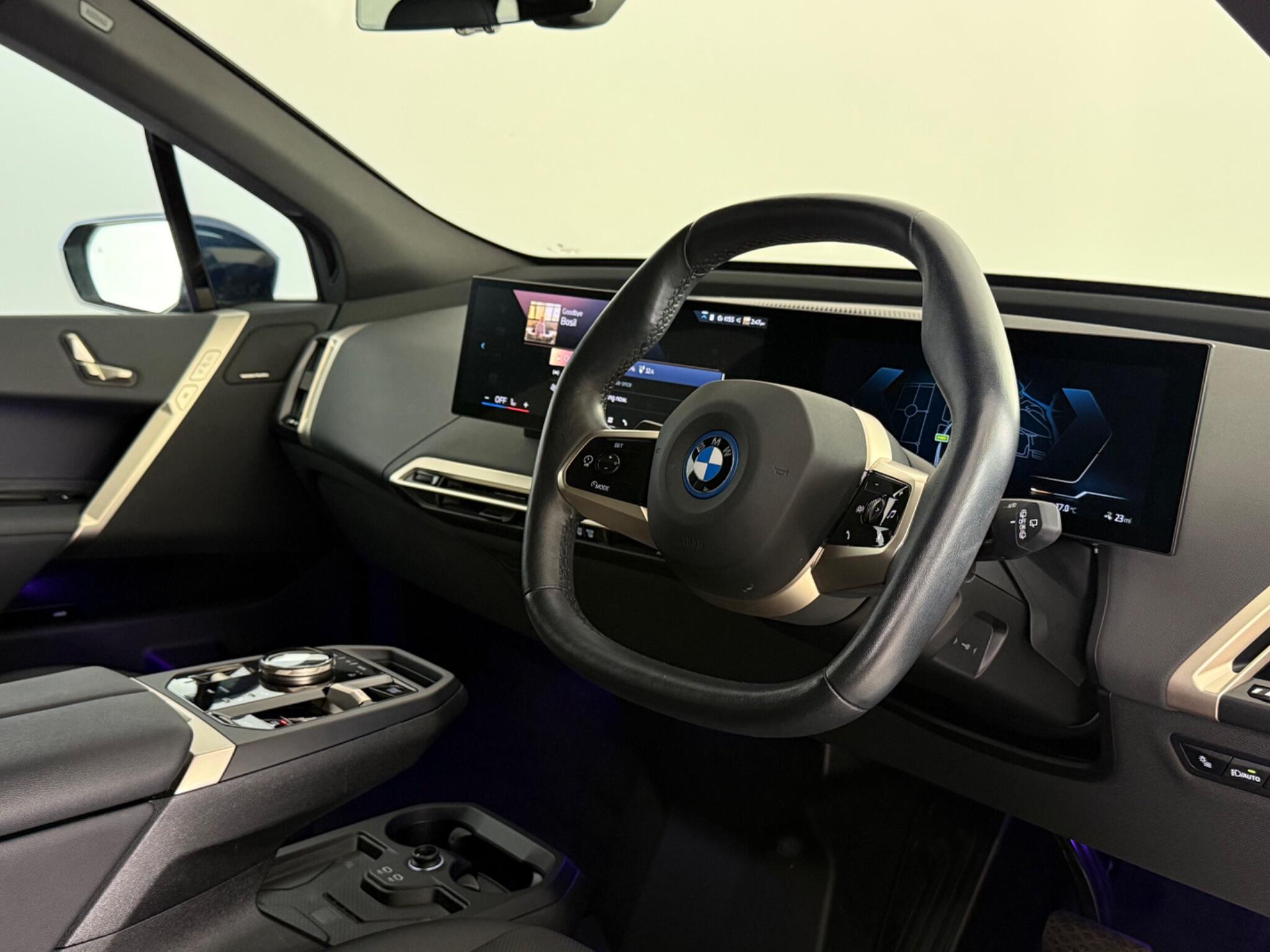 BMW Ix view 3