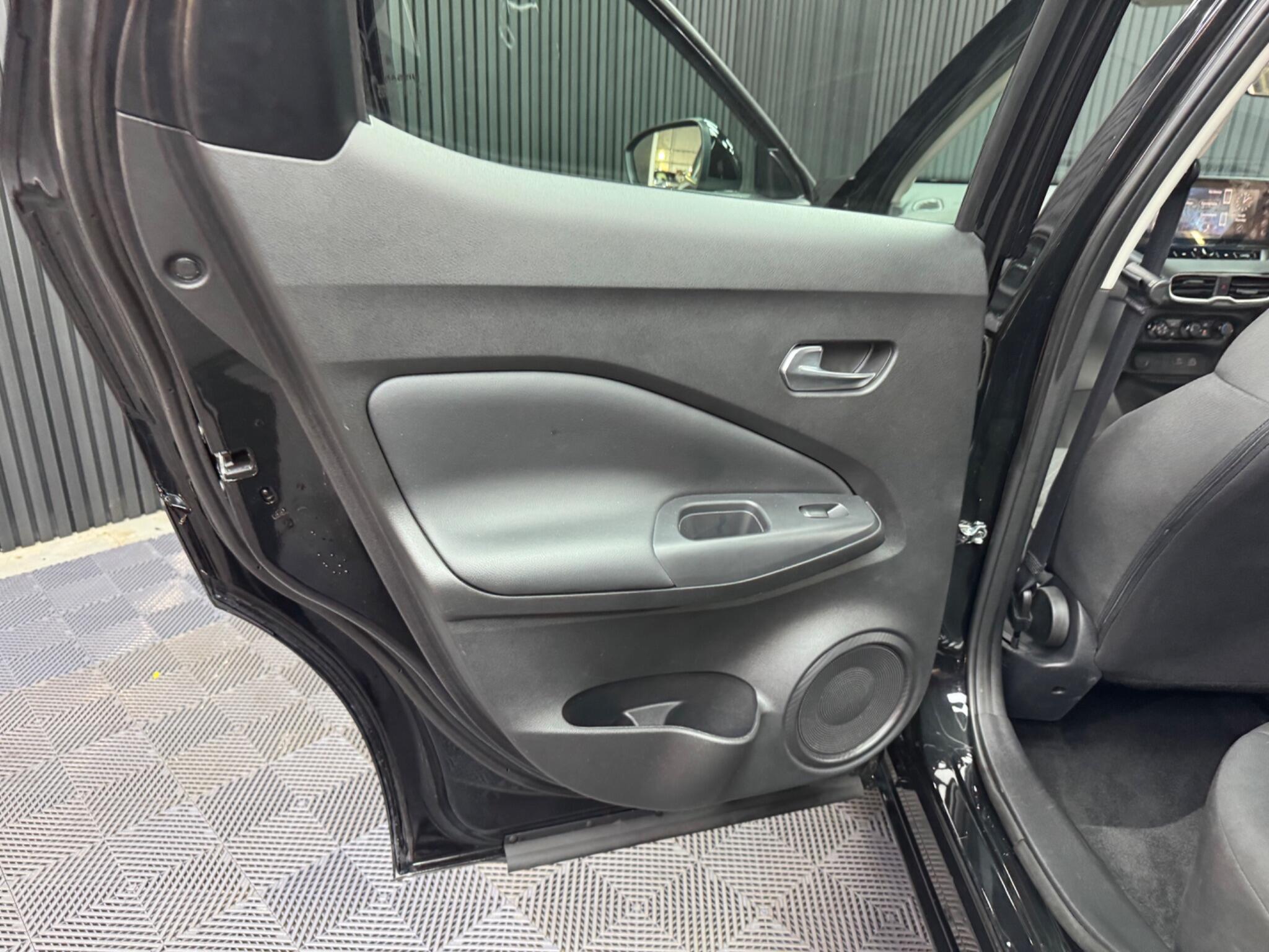 Nissan Juke view 35