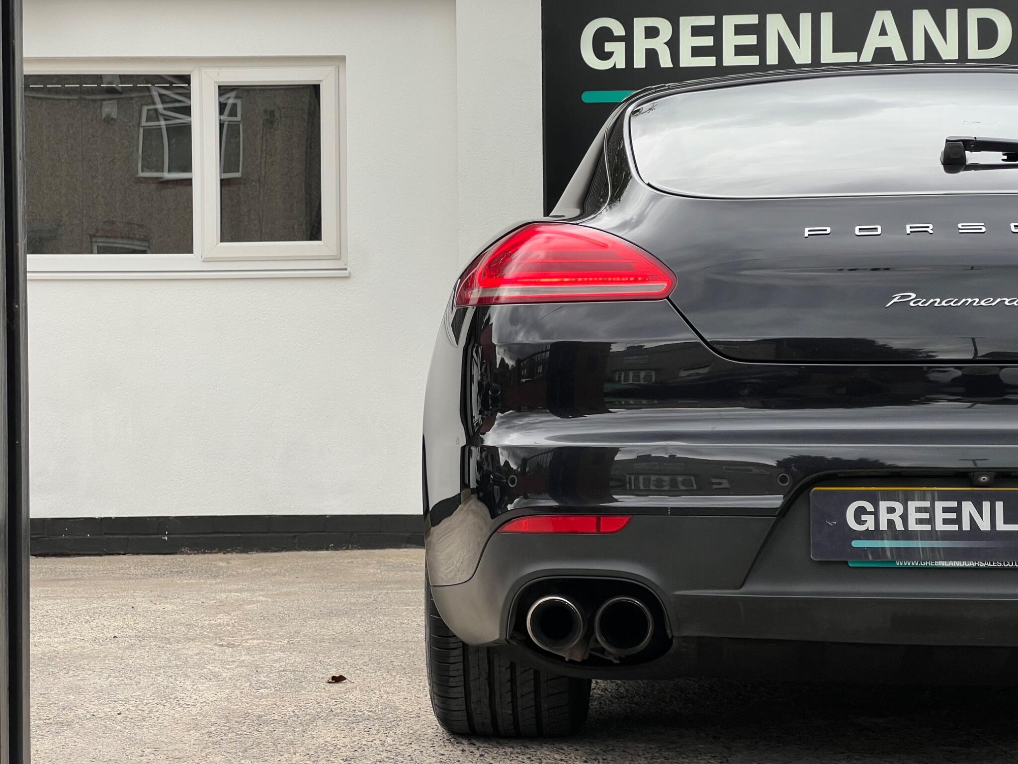 Porsche Panamera view 27