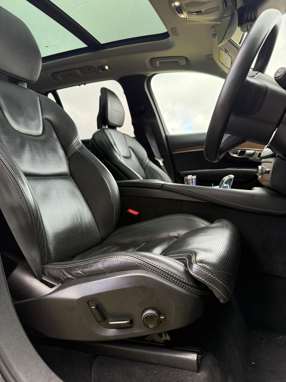 Volvo XC90 view 14