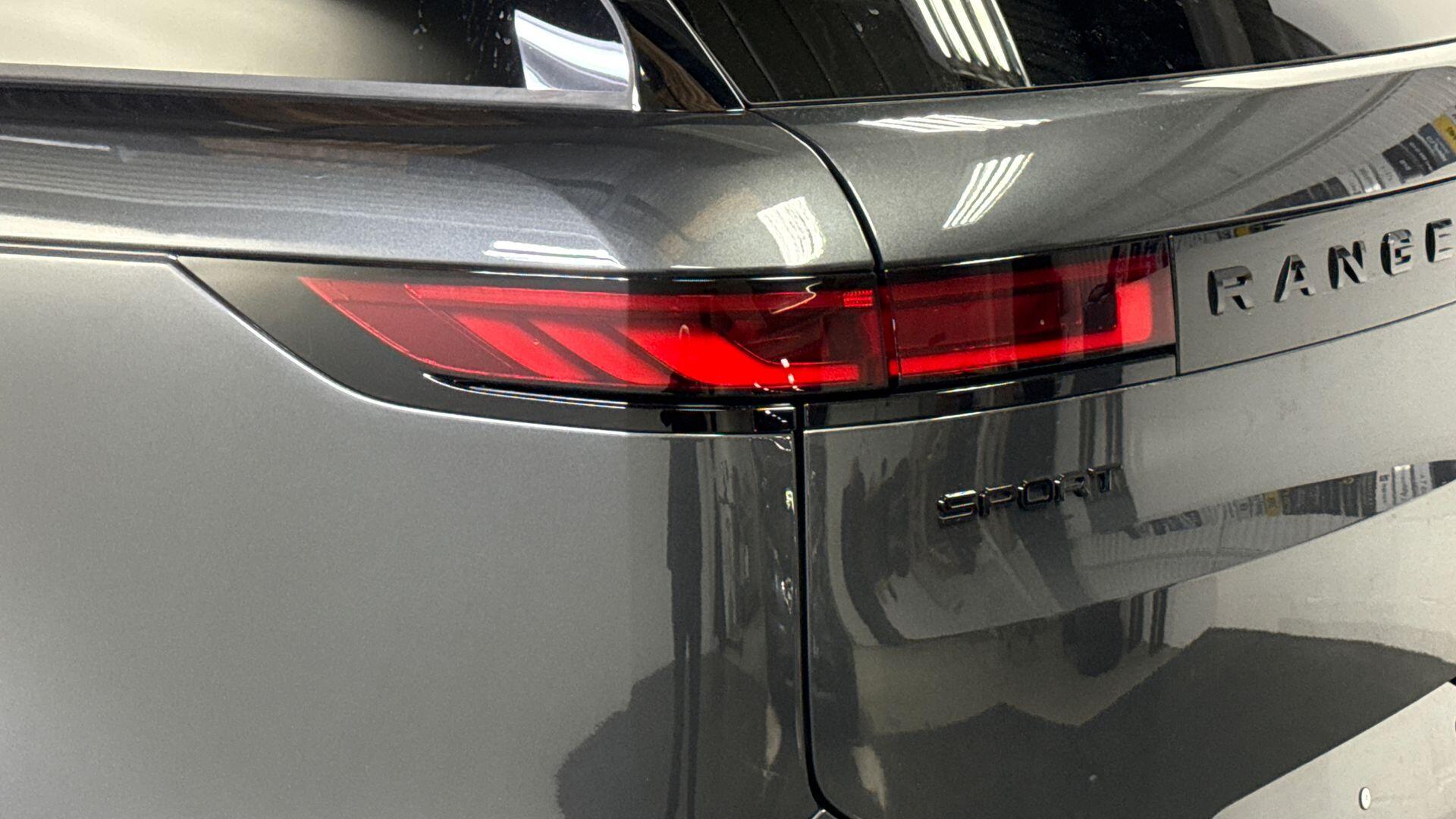 Land Rover Range Rover Sport view 19