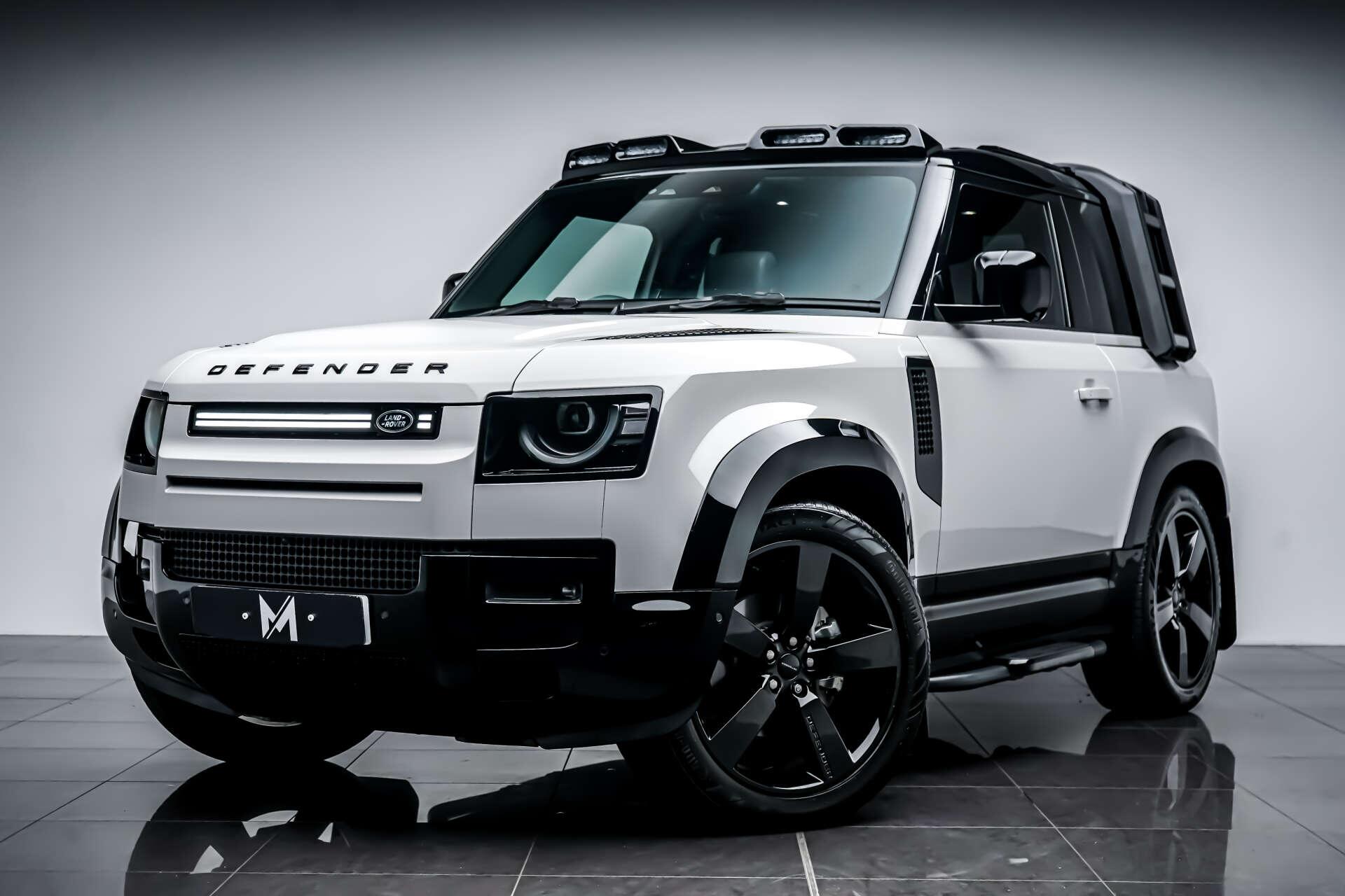 Land Rover Defender 90 view 5