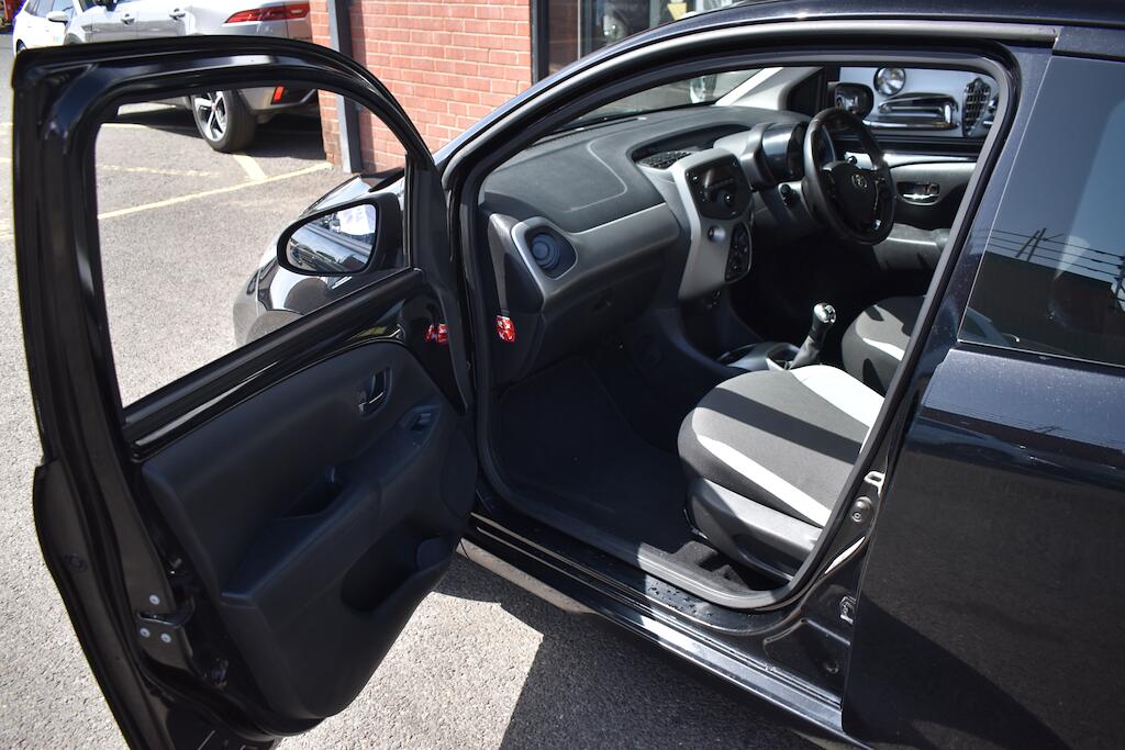 Toyota Aygo view 33
