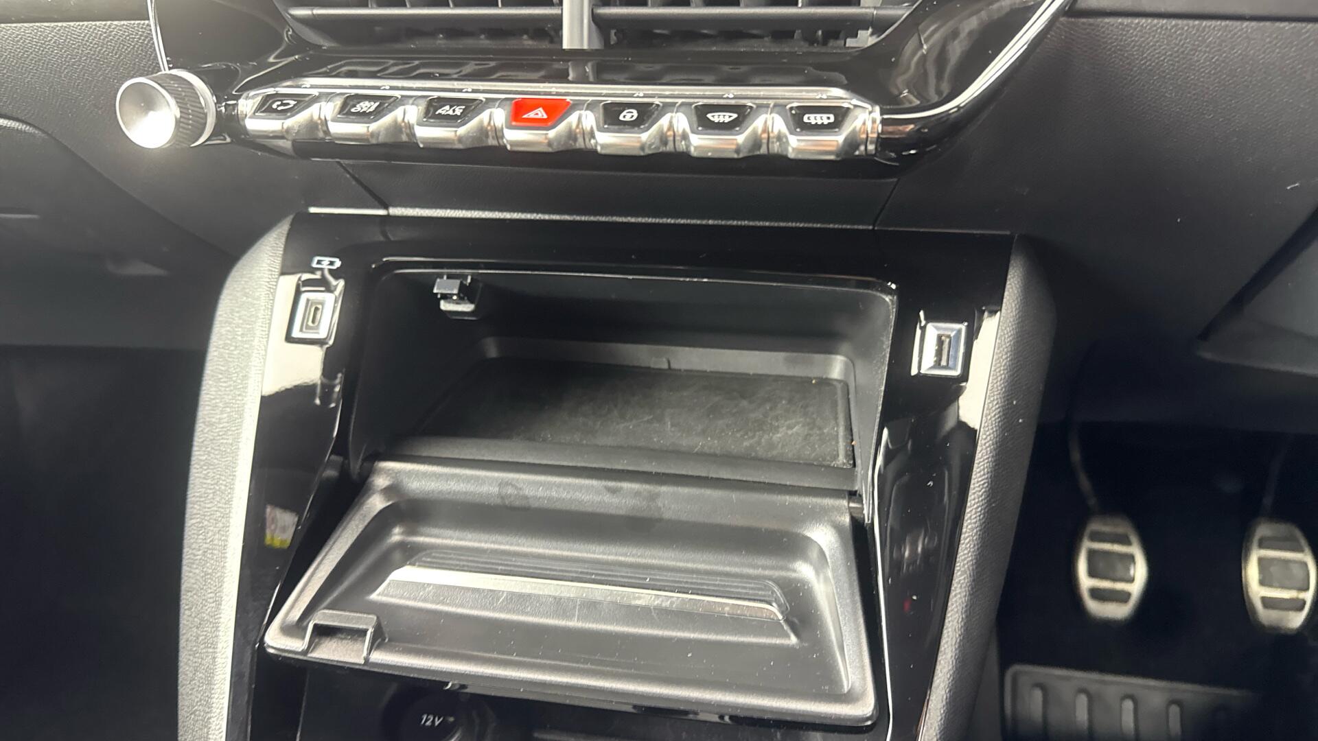 Peugeot 2008 view 35