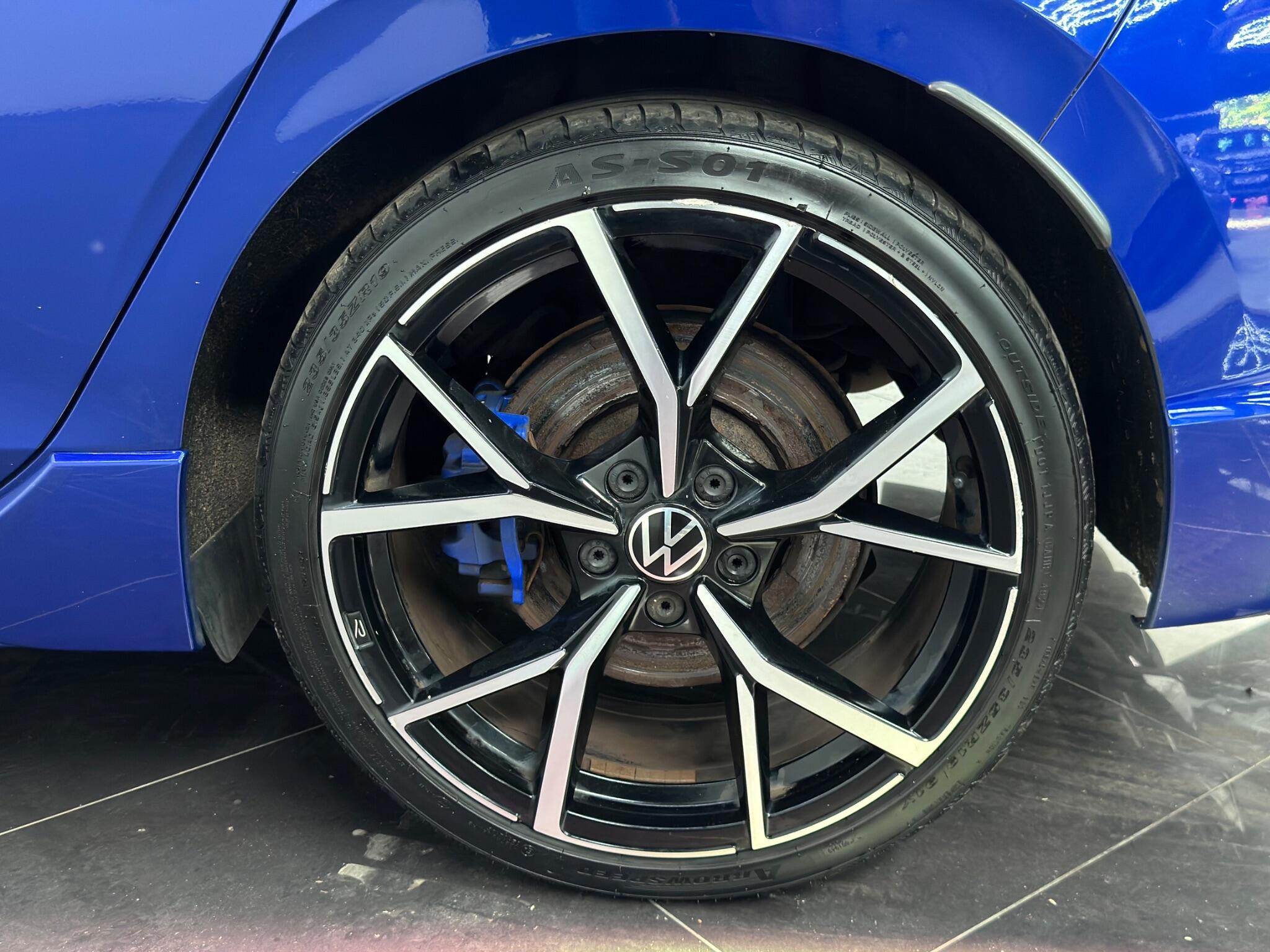 Volkswagen Golf view 64