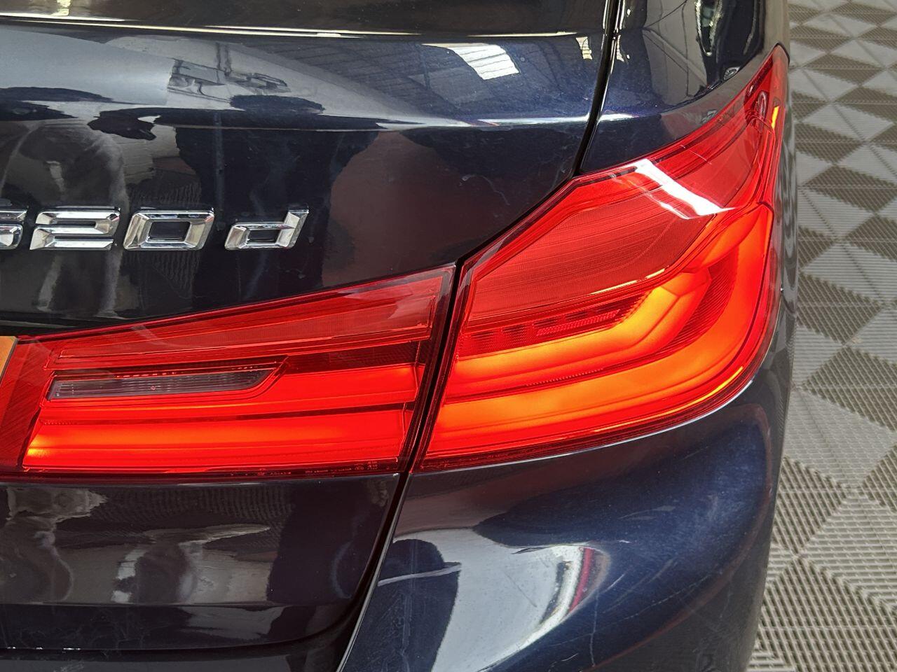 BMW 5 Series view 24