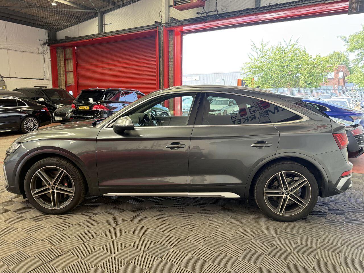 Audi SQ5 view 6