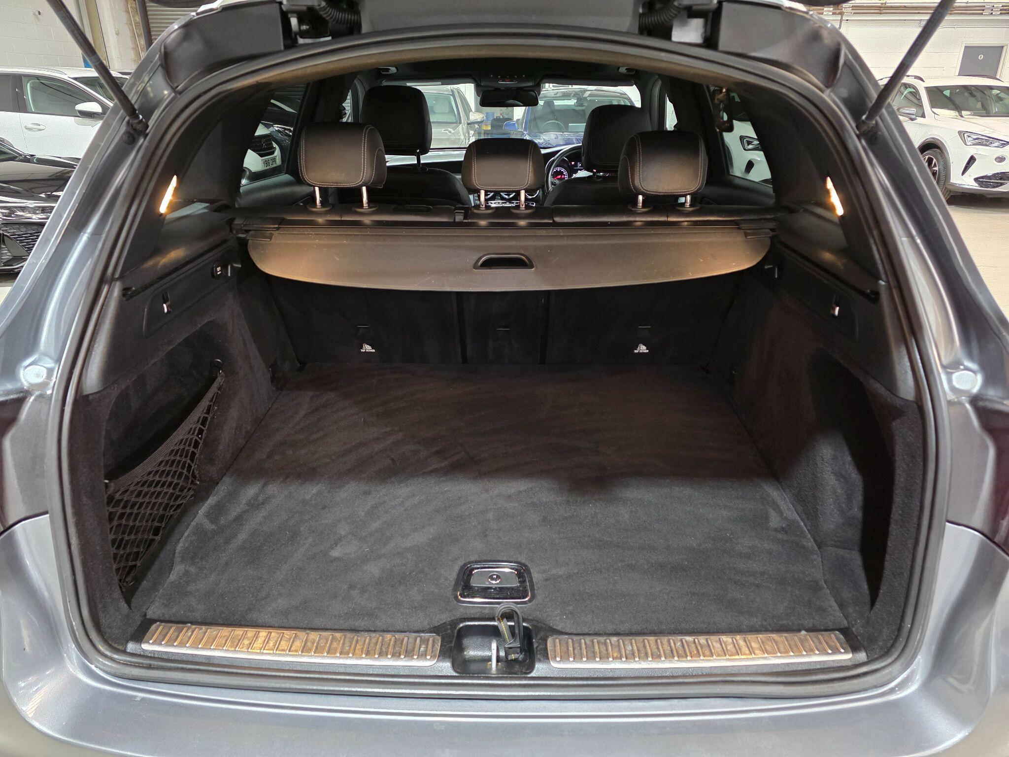 Mercedes-Benz GLC view 29