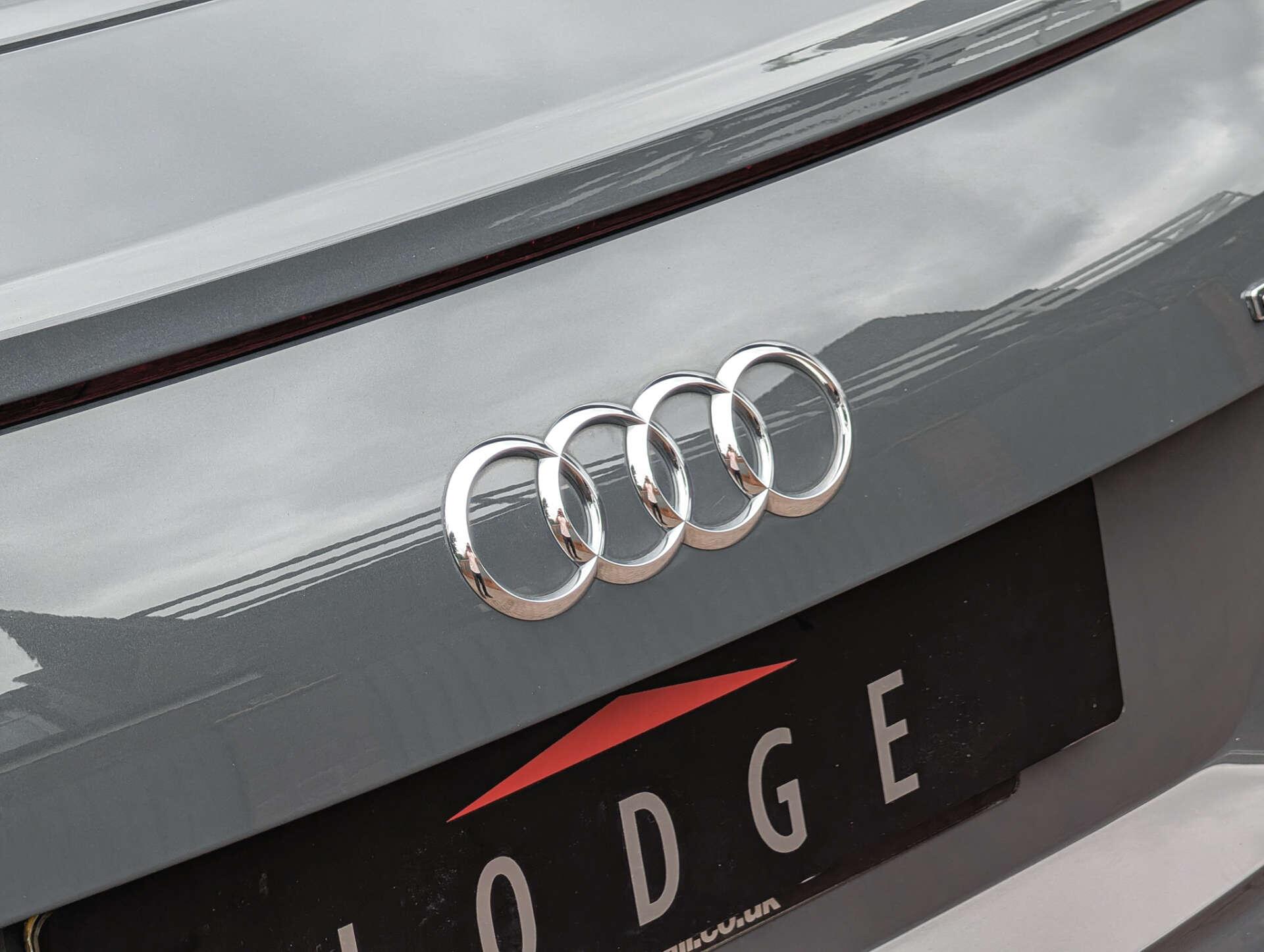 Audi TT view 16