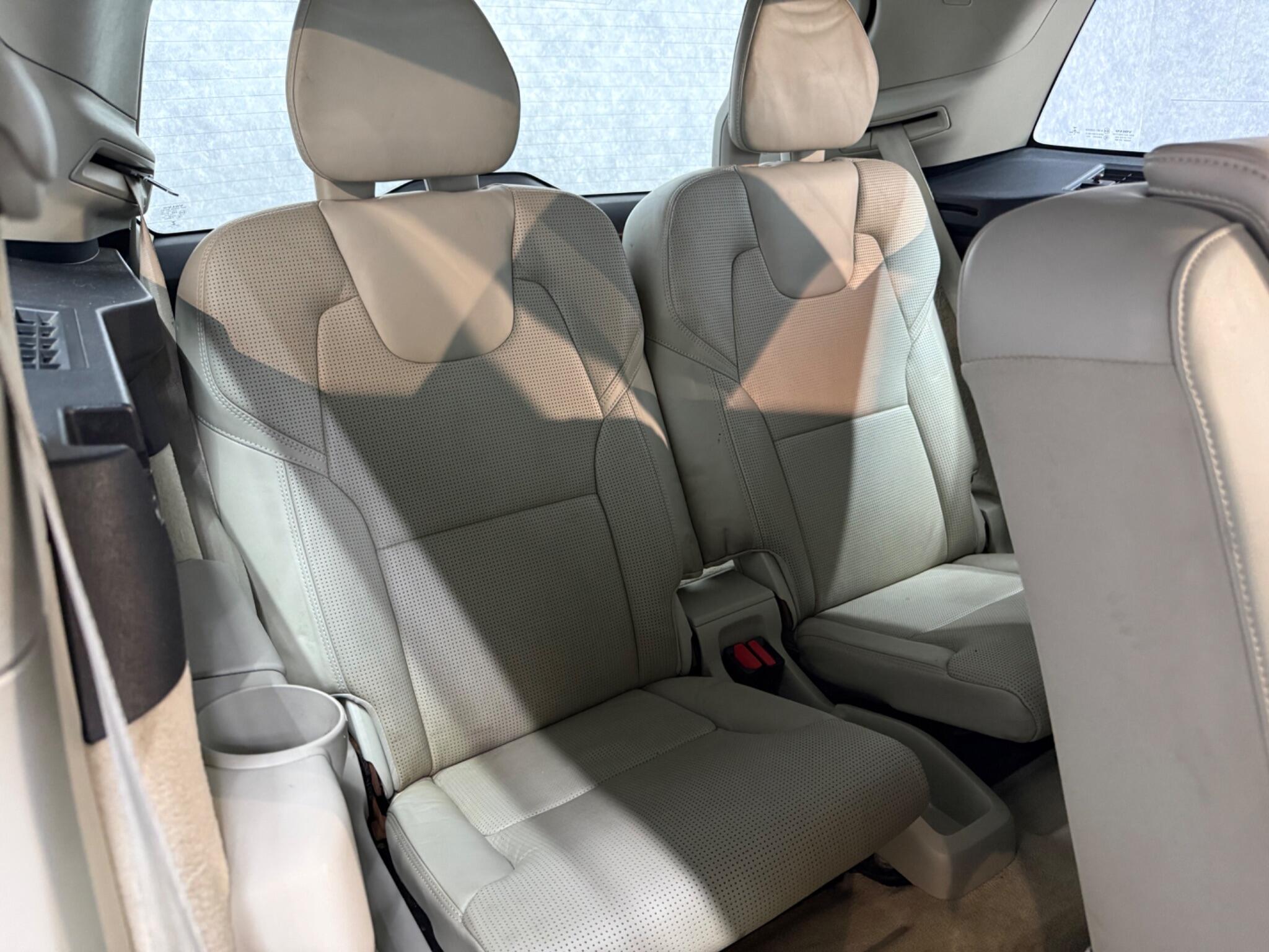 Volvo XC90 view 7