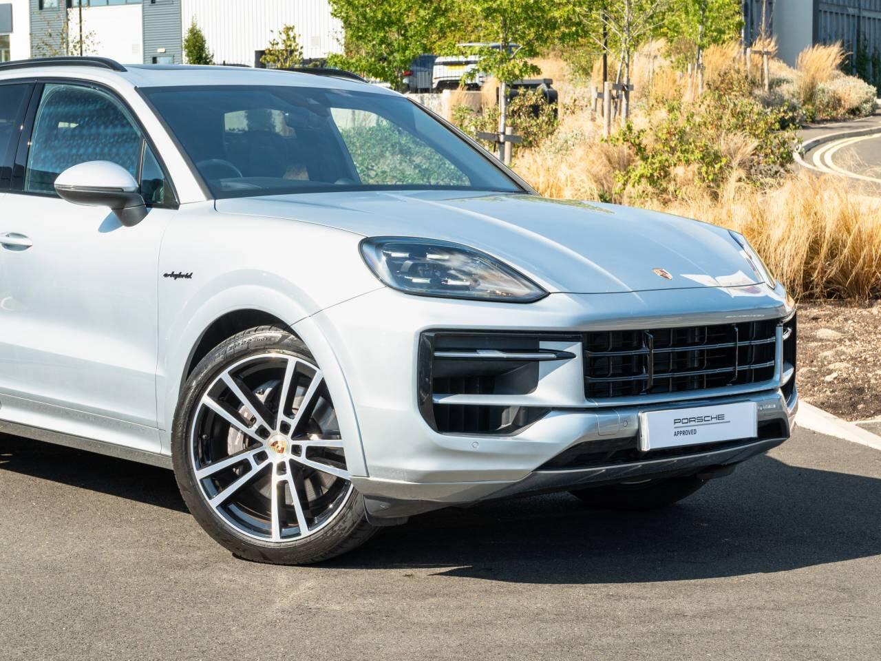 Porsche Cayenne view 15