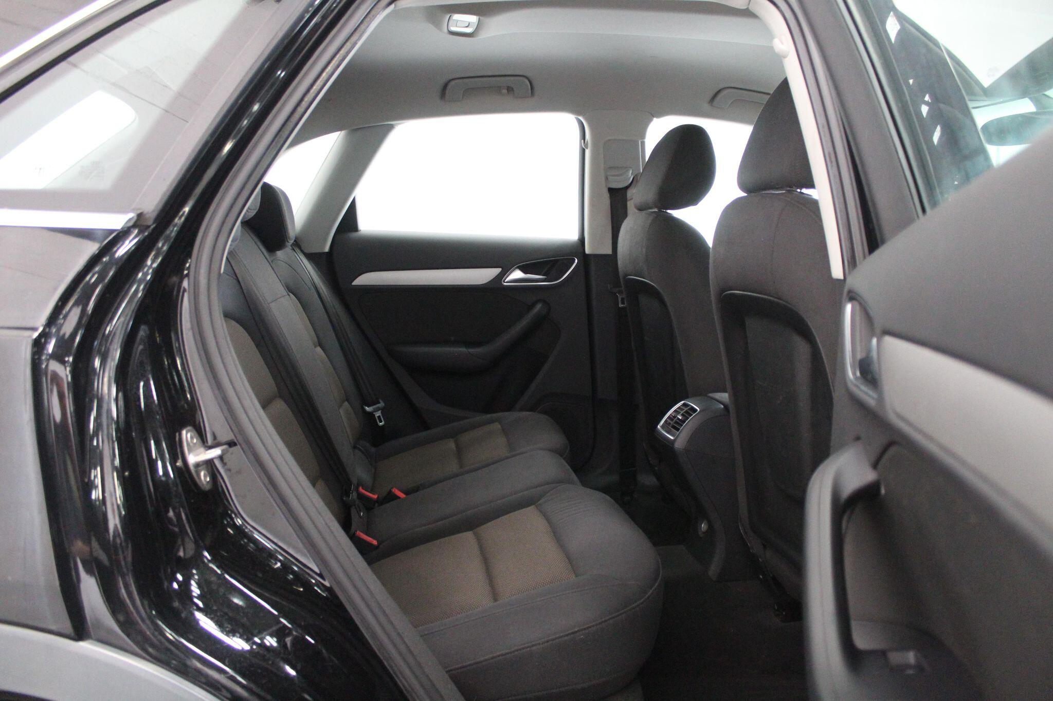Audi Q3 view 51