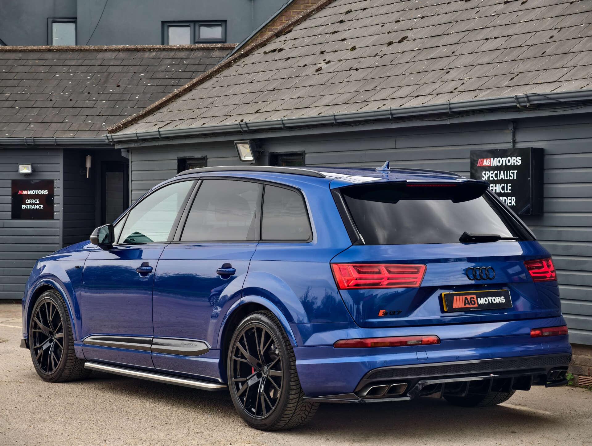 Audi SQ7 view 21
