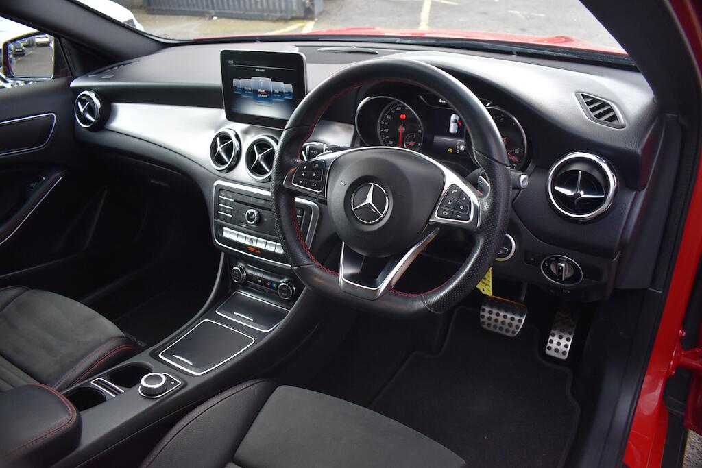 Mercedes-Benz Gla view 10