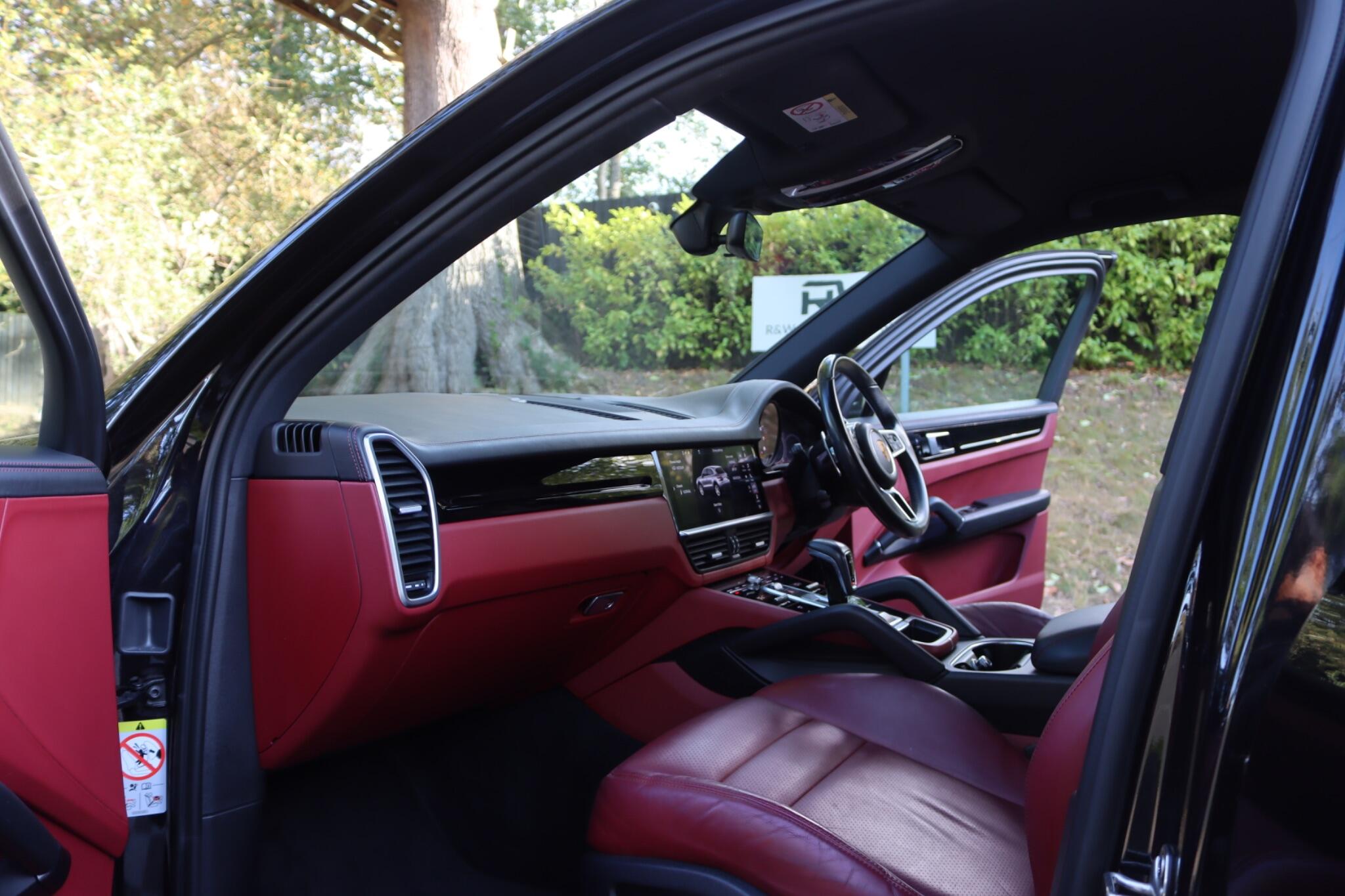 Porsche Cayenne view 4