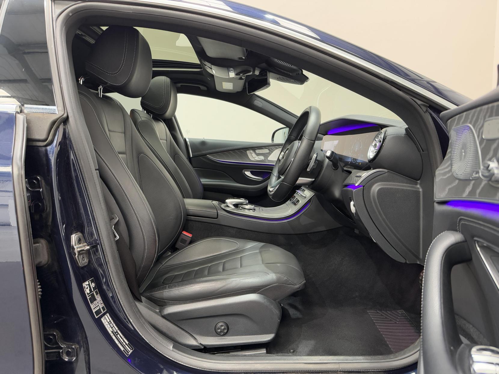 Mercedes-Benz CLS view 23