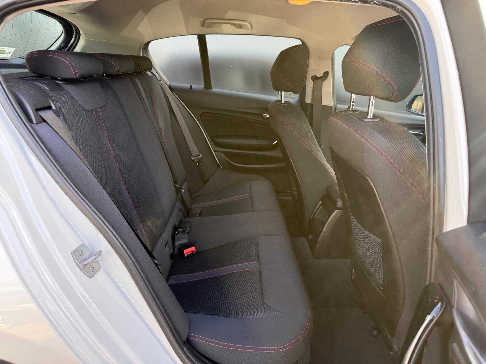 BMW 1 Series view 22