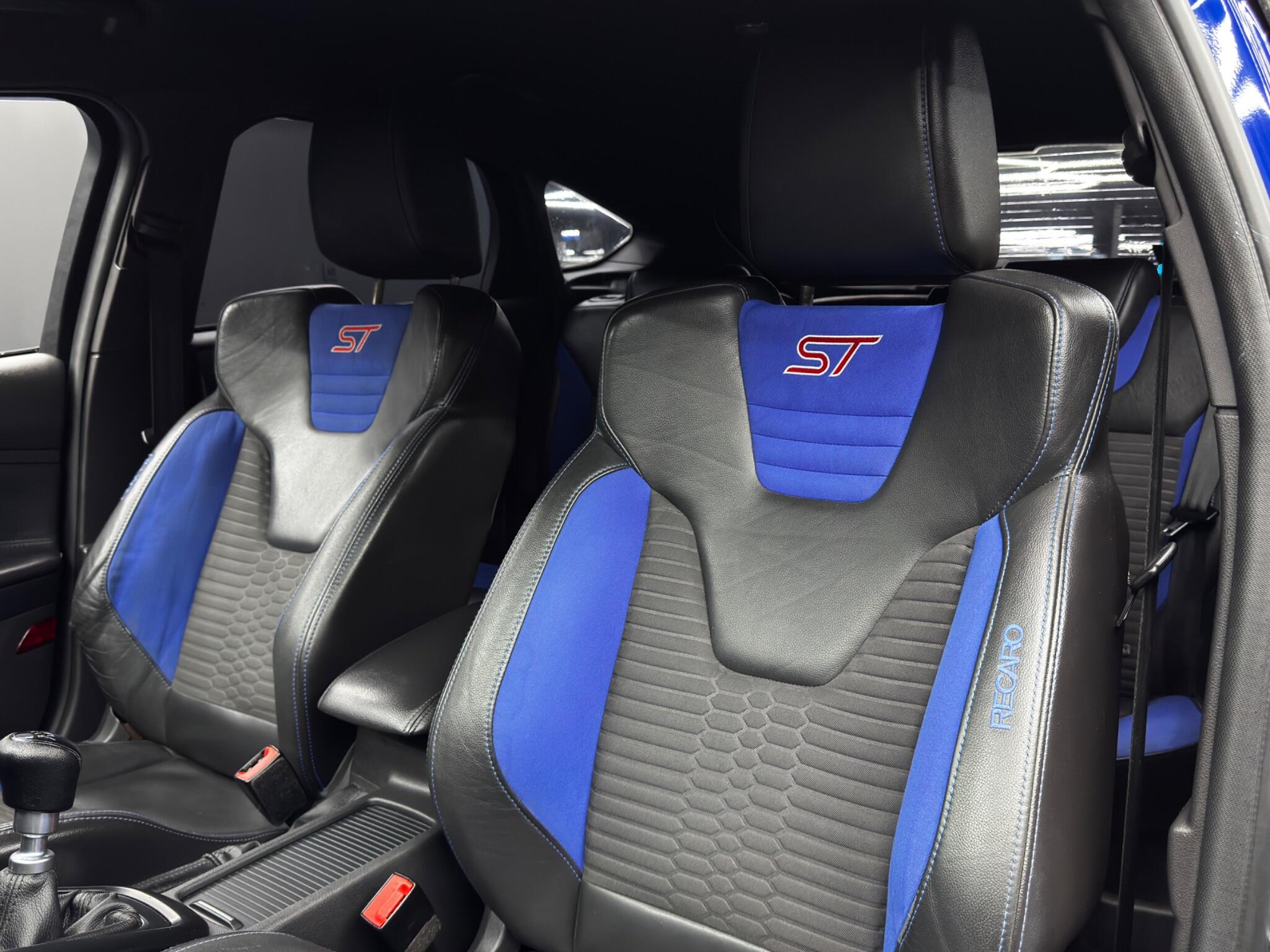 Ford Focus view 14