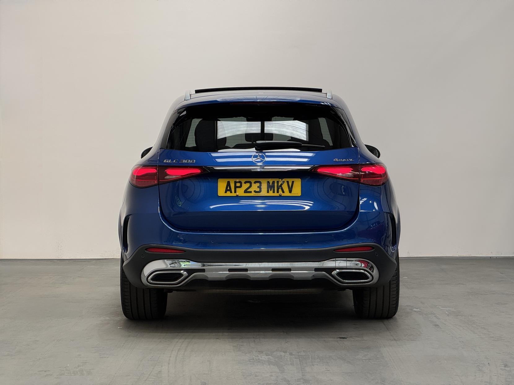 Mercedes-Benz GLC view 14