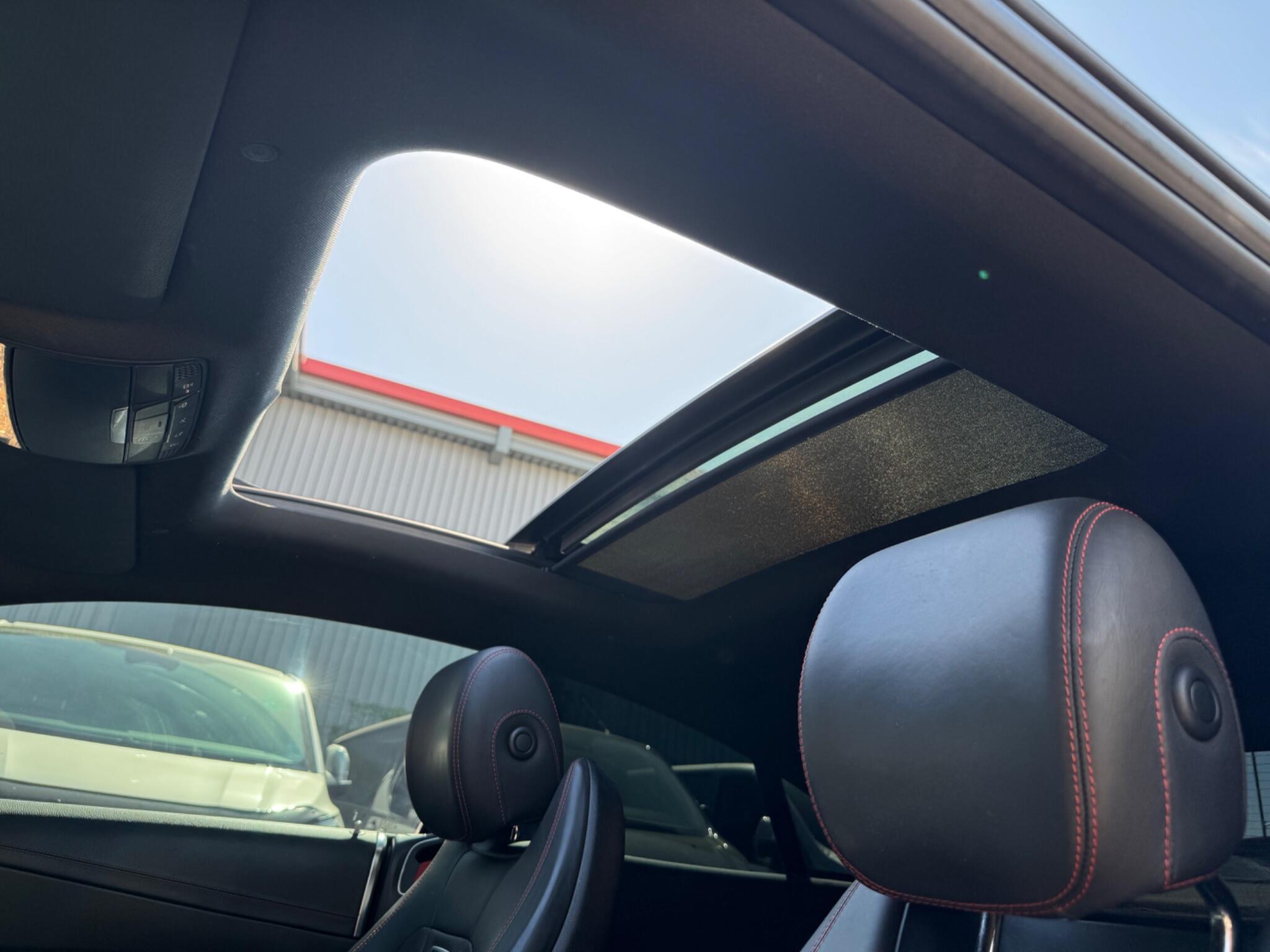 Mercedes-Benz E Class view 28