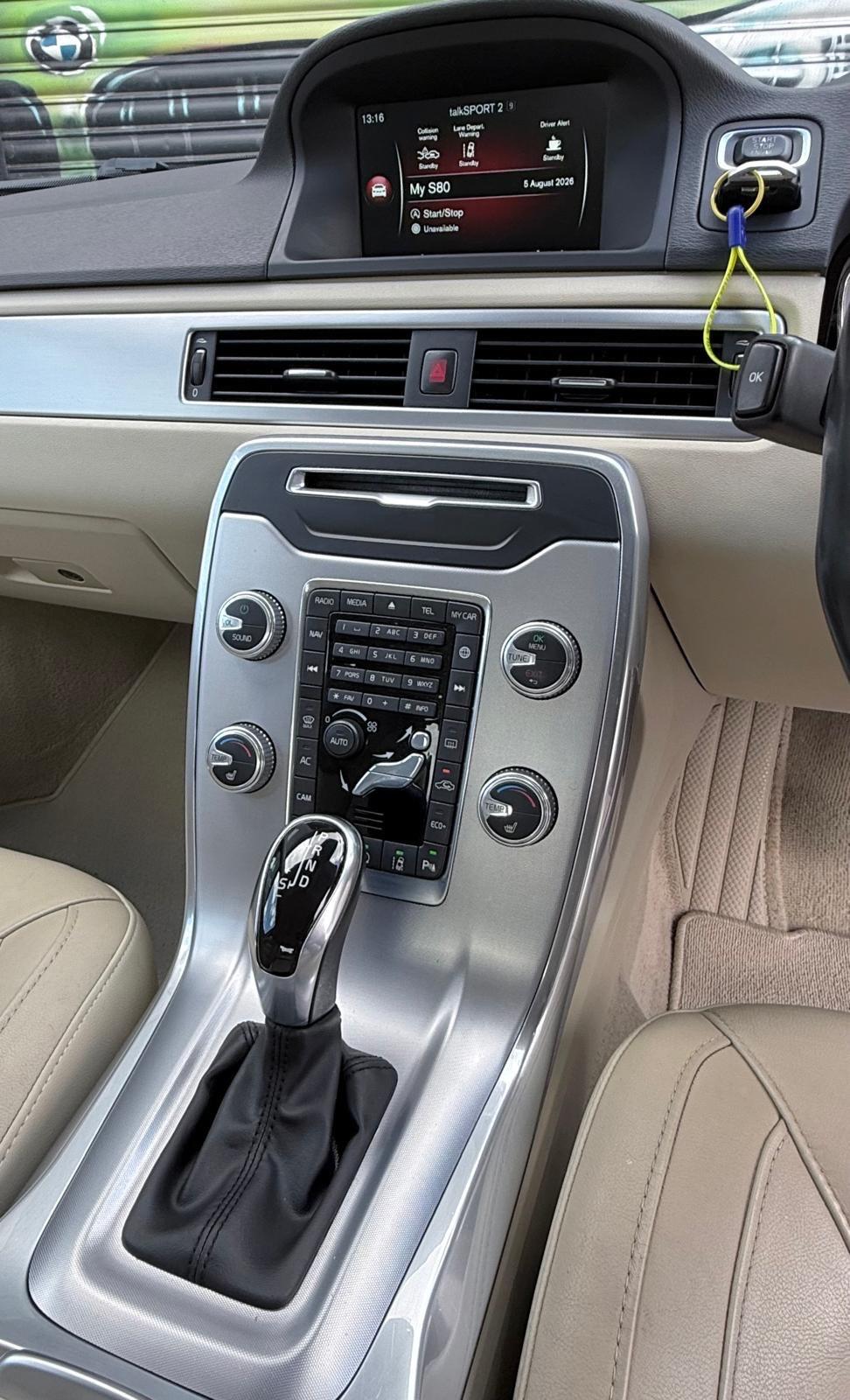Volvo S80 view 82