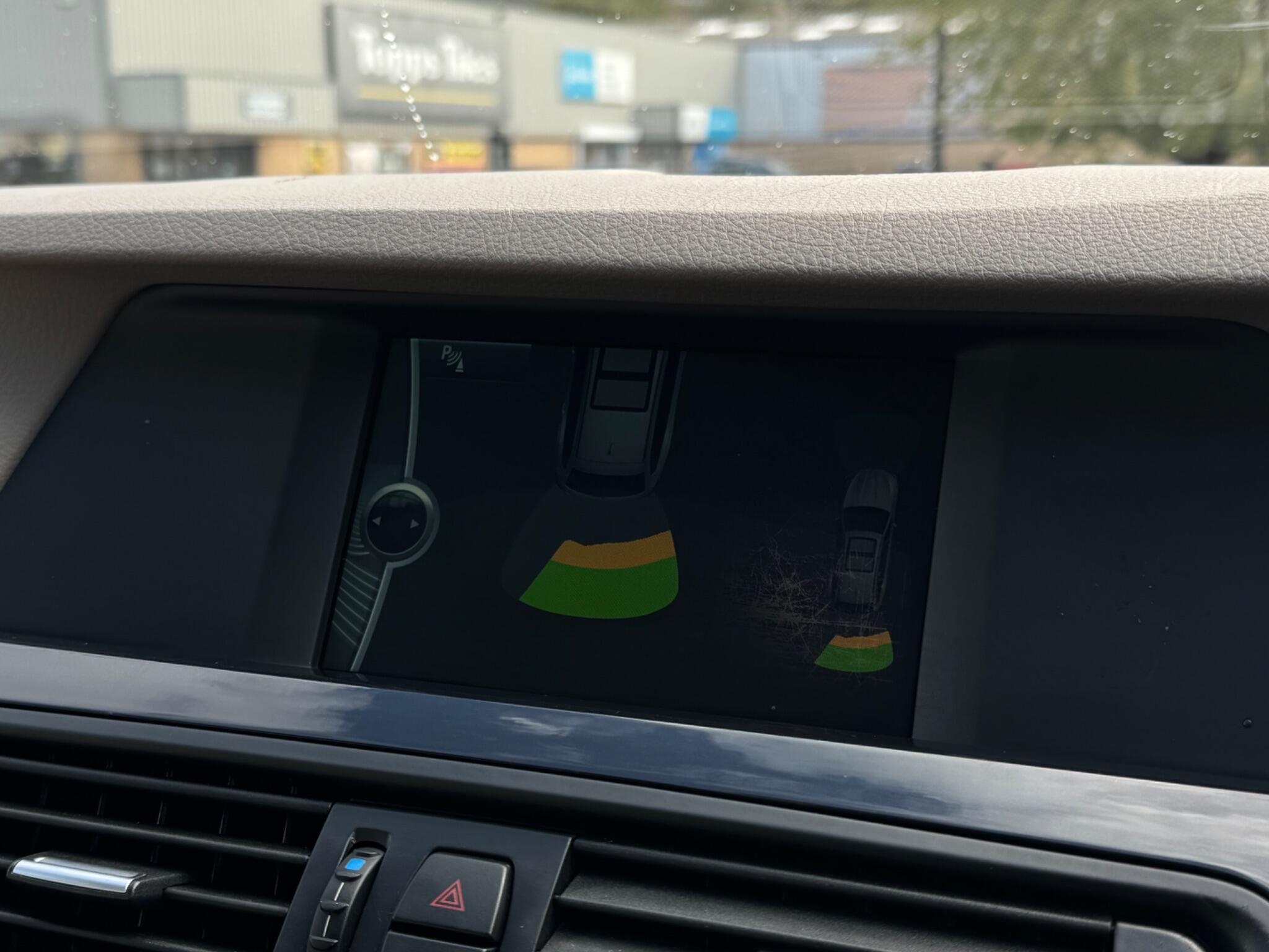 BMW 5 Series view 35